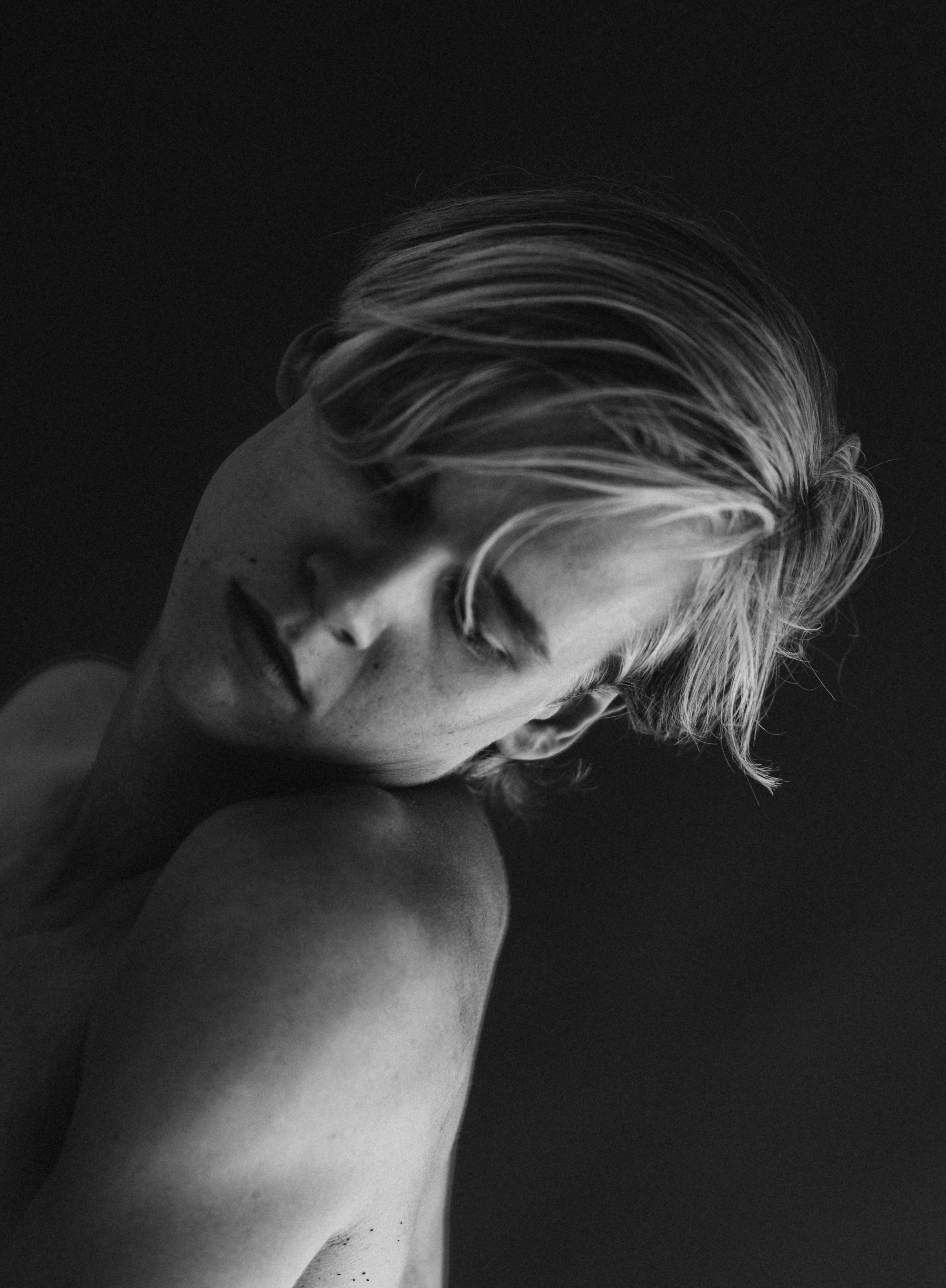 DANCERS. Victoria Olonen – Cinematic Portrait Artist | Helsinki & Europe