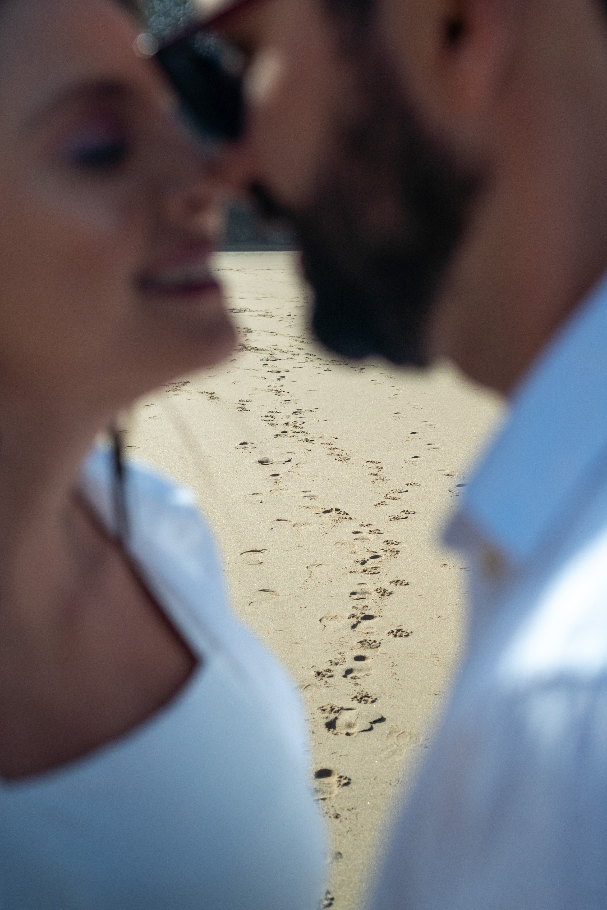 Ensaio Praia — Rafaela e César. Frames by Giovani Braga