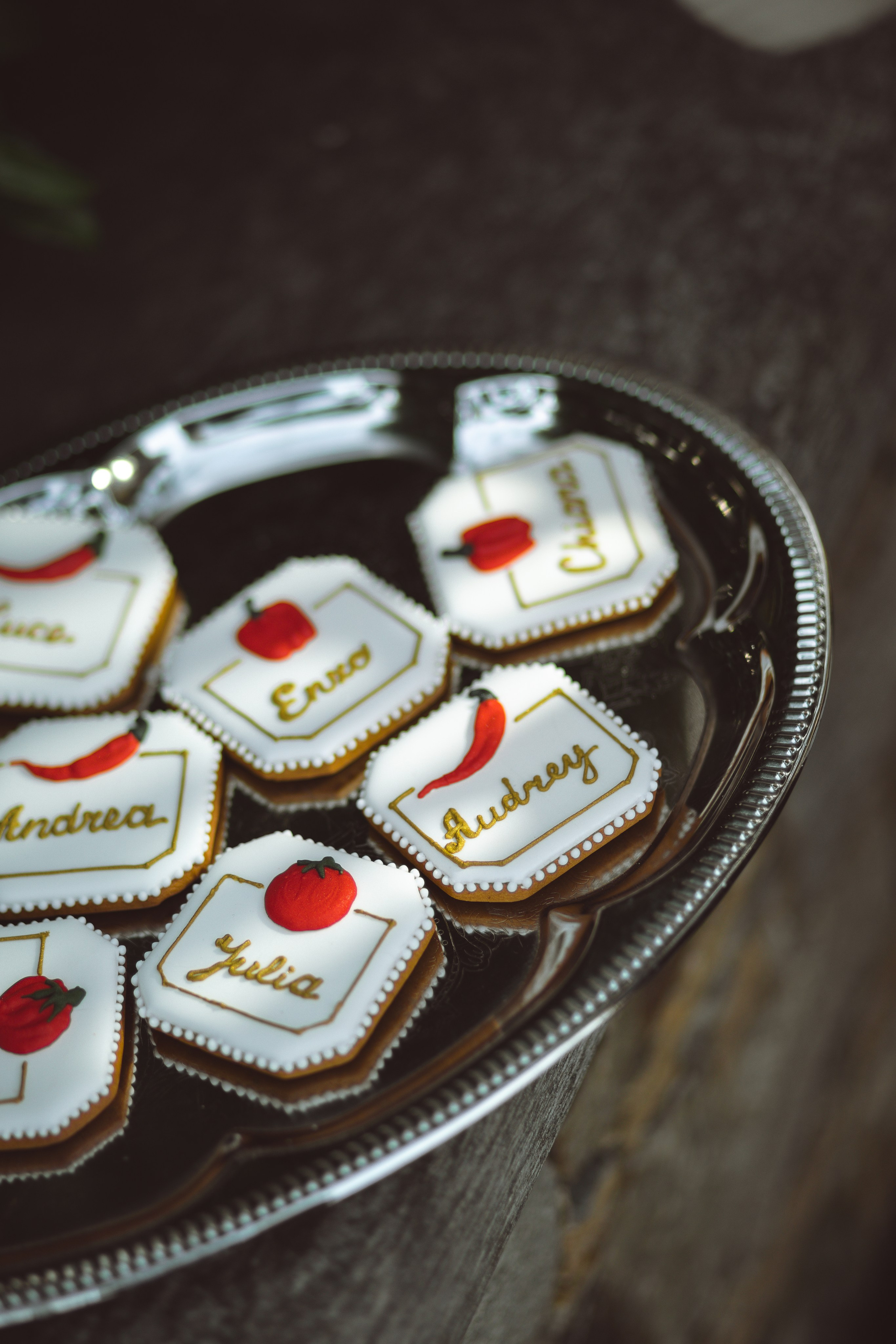 Julia — Red Wedding Editorial on Lake Como. Liza Bizzaro — Italy Wedding, Love Story & Portrait Photographer in Milan, Turin, Piedmont and Across Italy