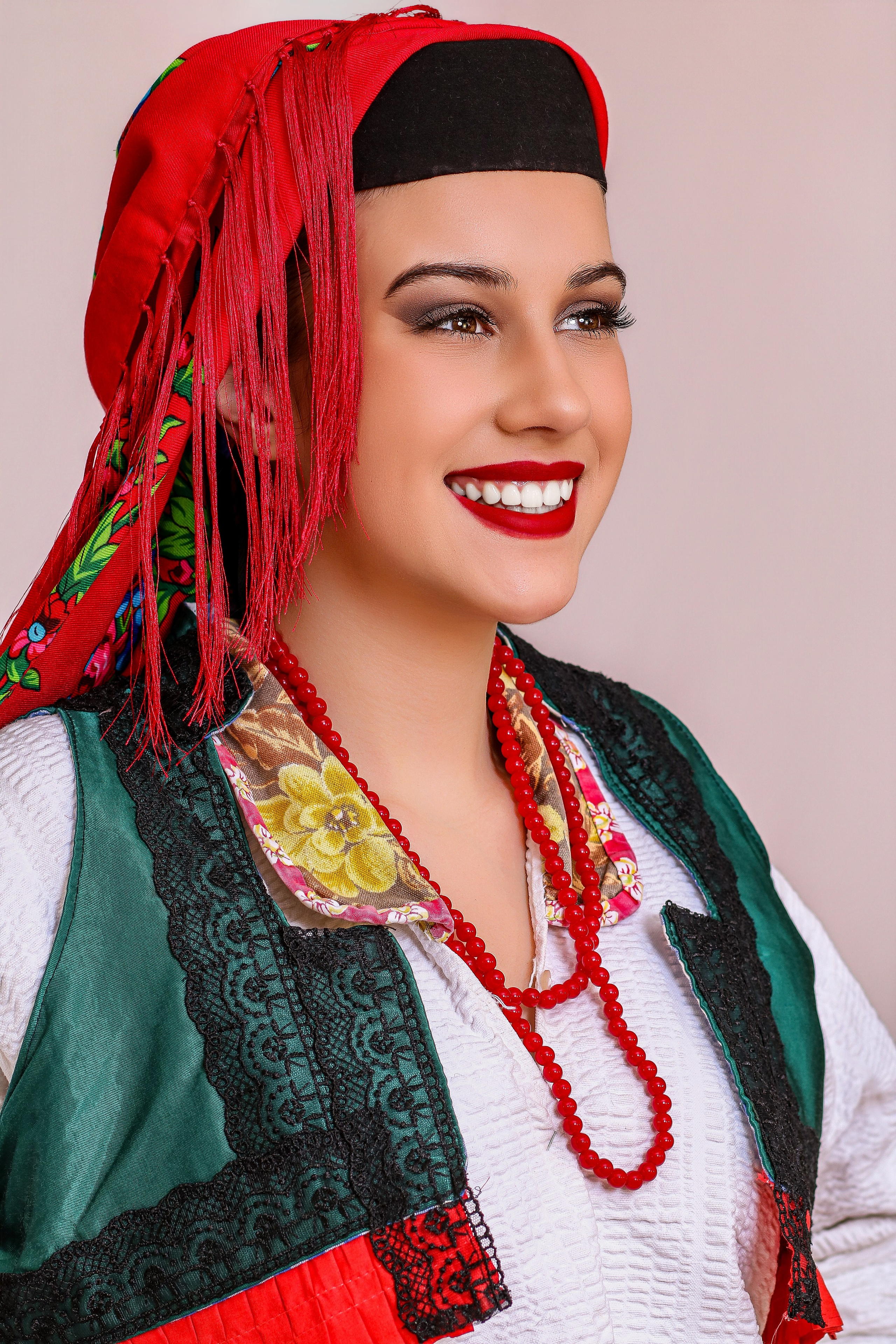 Umjetnička fotografija kulturne baštine – detalj starog kamena i teksture zidaArhitektura stare čaršije – tradicionalni motivi u modernom okviruUmjetnički prikaz spomenika – svjetlo, sjenka i simbolika prostoraFotografija kulturnog objekta – spoj historije i savremene estetikeCrno-bijeli prikaz baštine – kontrast i struktura arhitektonskih elemenataArt fotografija – interpretacija naslijeđa kroz kreativno svjetlo i kompozicijuUmjetnička fotografija arhitekture – spoj baštine i savremenog izrazaHeritage photography by Namir Čomaga – vizualna priča o kulturi i tradiciji