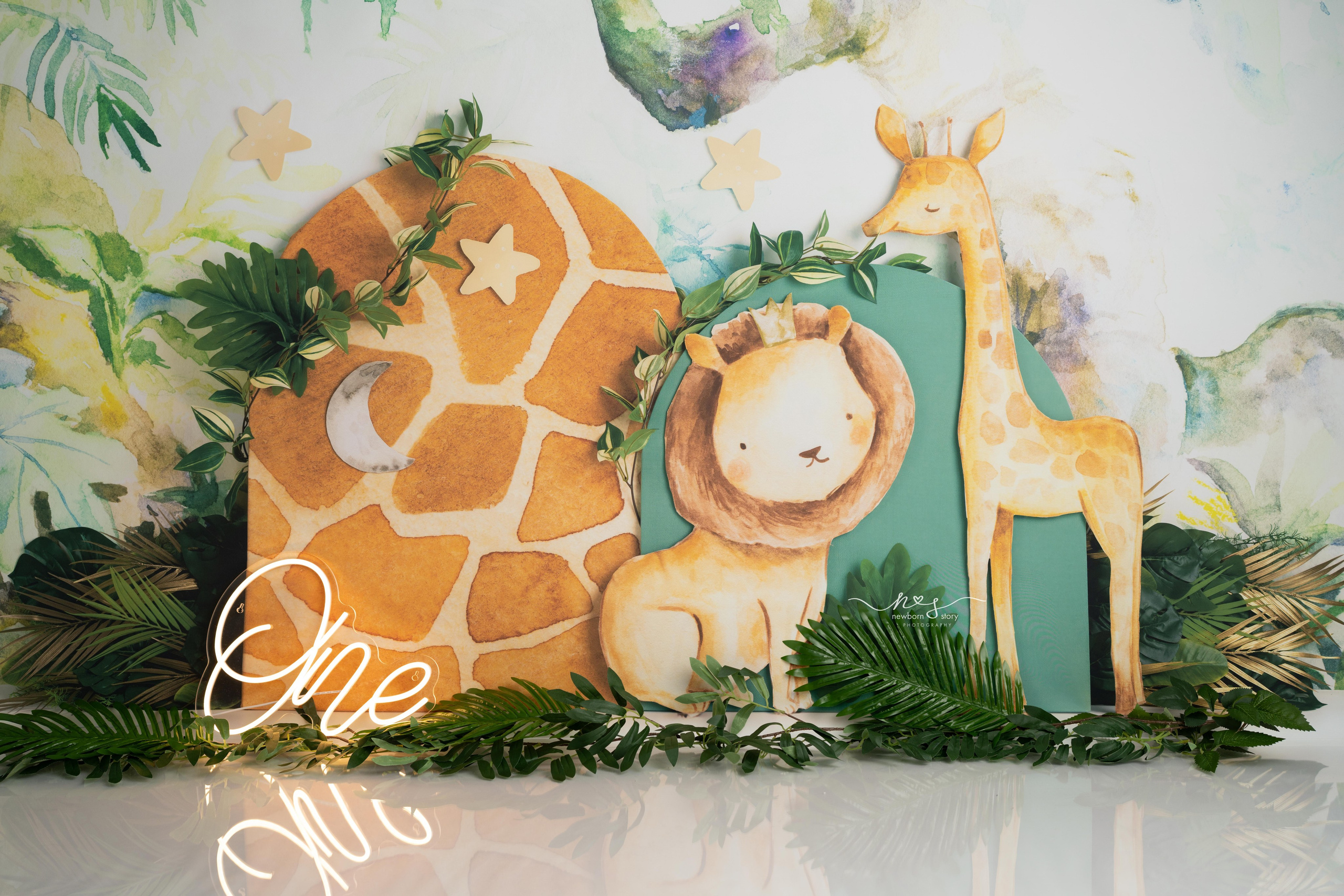 CAKE SMASH PHOTOGRAPHY. Newborn, Sitter and Cake Smash Photographer in Doha, Qatar