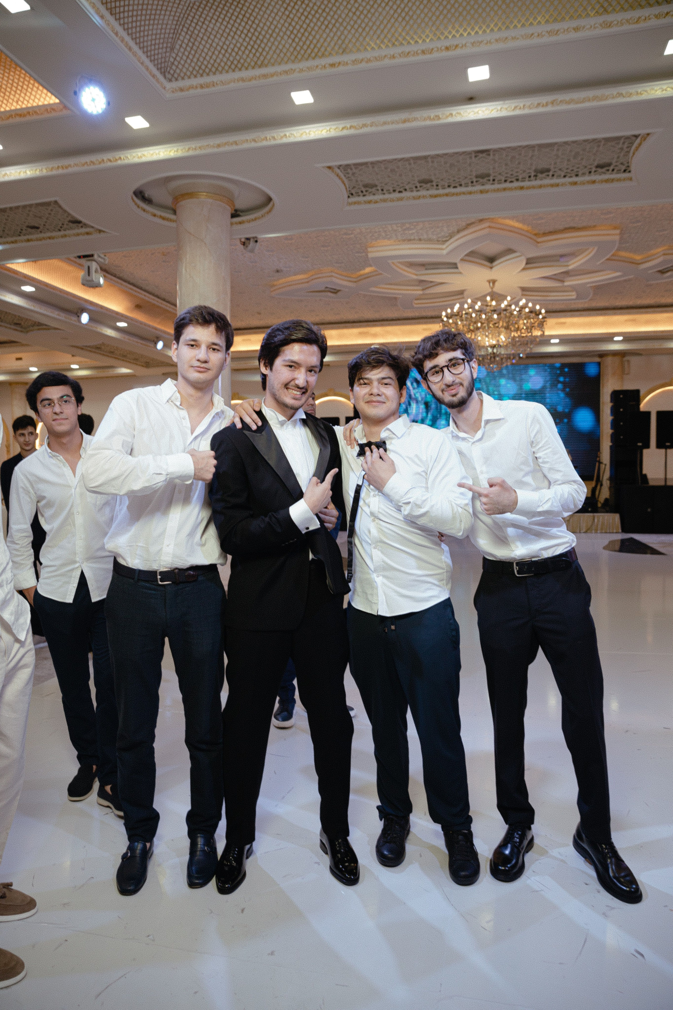 Botir & Zukhra. Главная