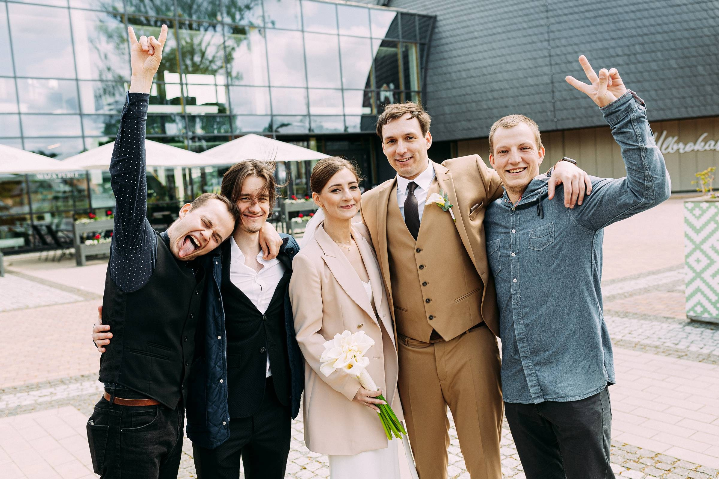 DZELTENAIS VAIRO PRIEKU