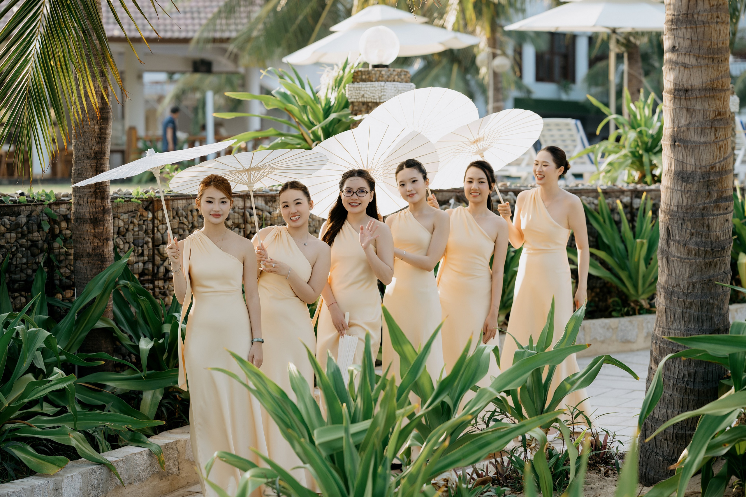 DIEU & THINH/Destination Wedding. Nhiếp ảnh gia đám cưới hàng đầu tại Thành Phố Hồ Chí Minh