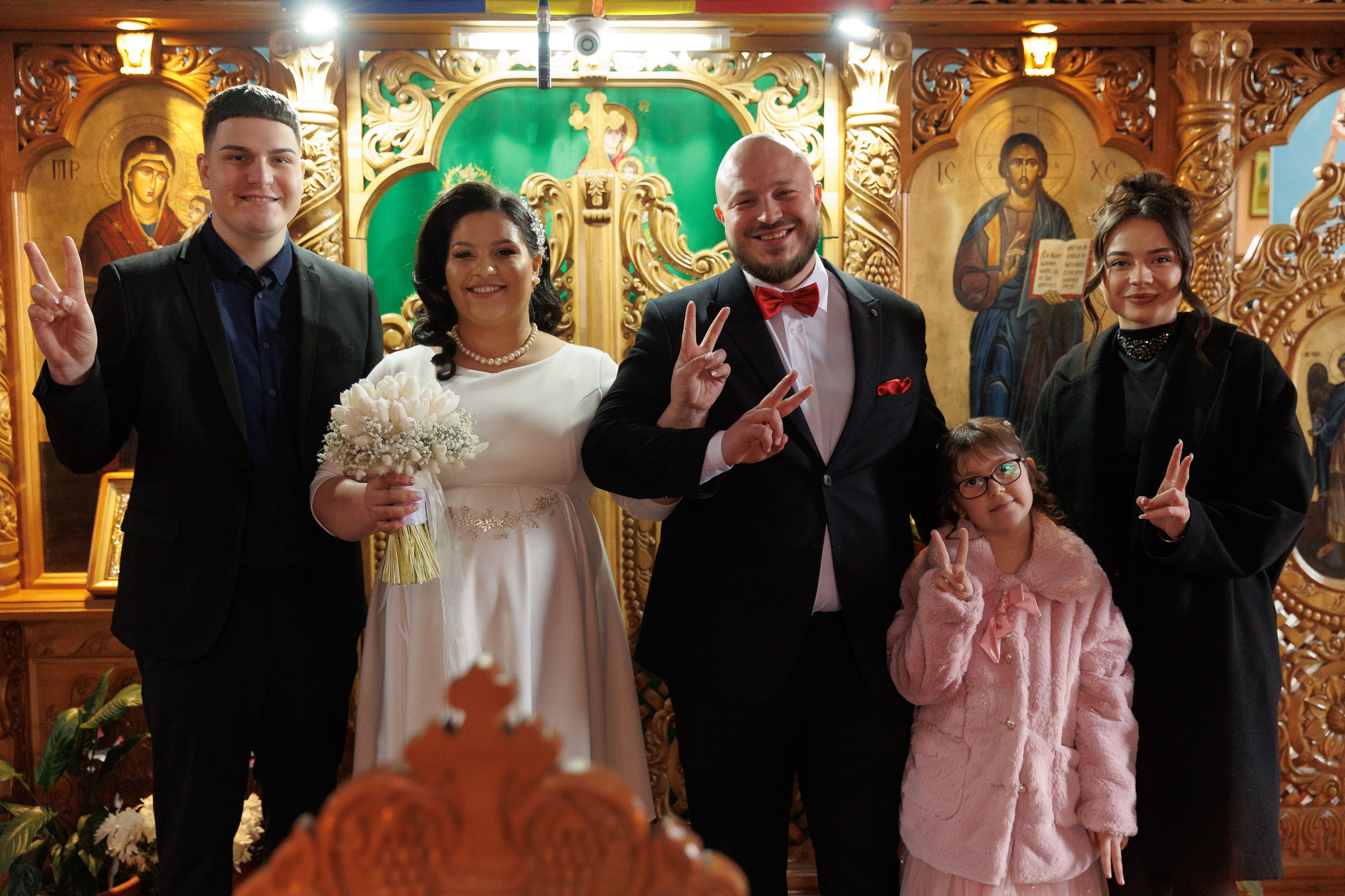 Andreea & Radu — simplu, autentic, al lor. Rares Bucur is a professional wedding photographer based in Cluj-Napoca, Romania, specializing in wedding photography