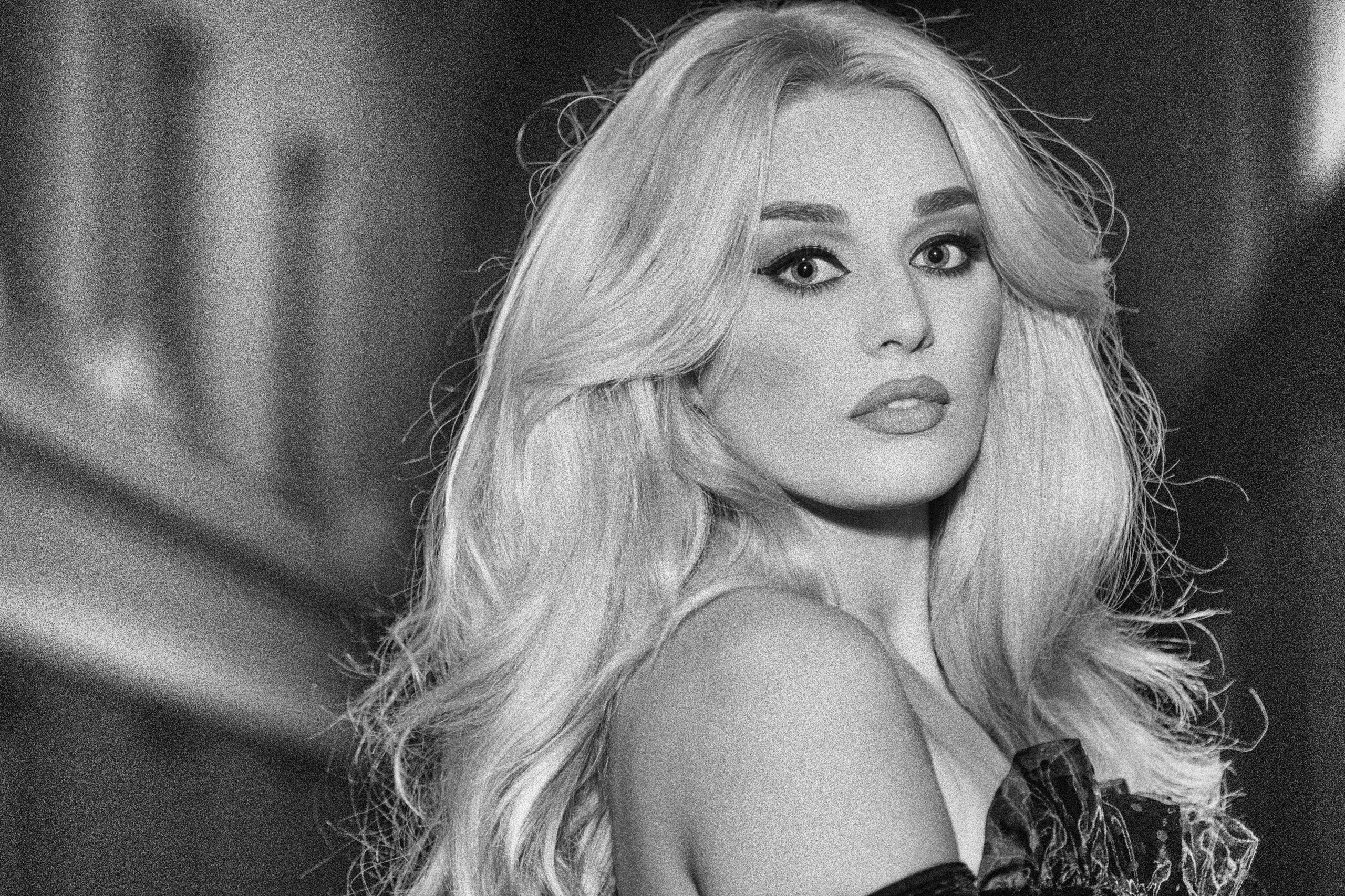 Portraits BW. Sandra Garanca Portrait and event photographer