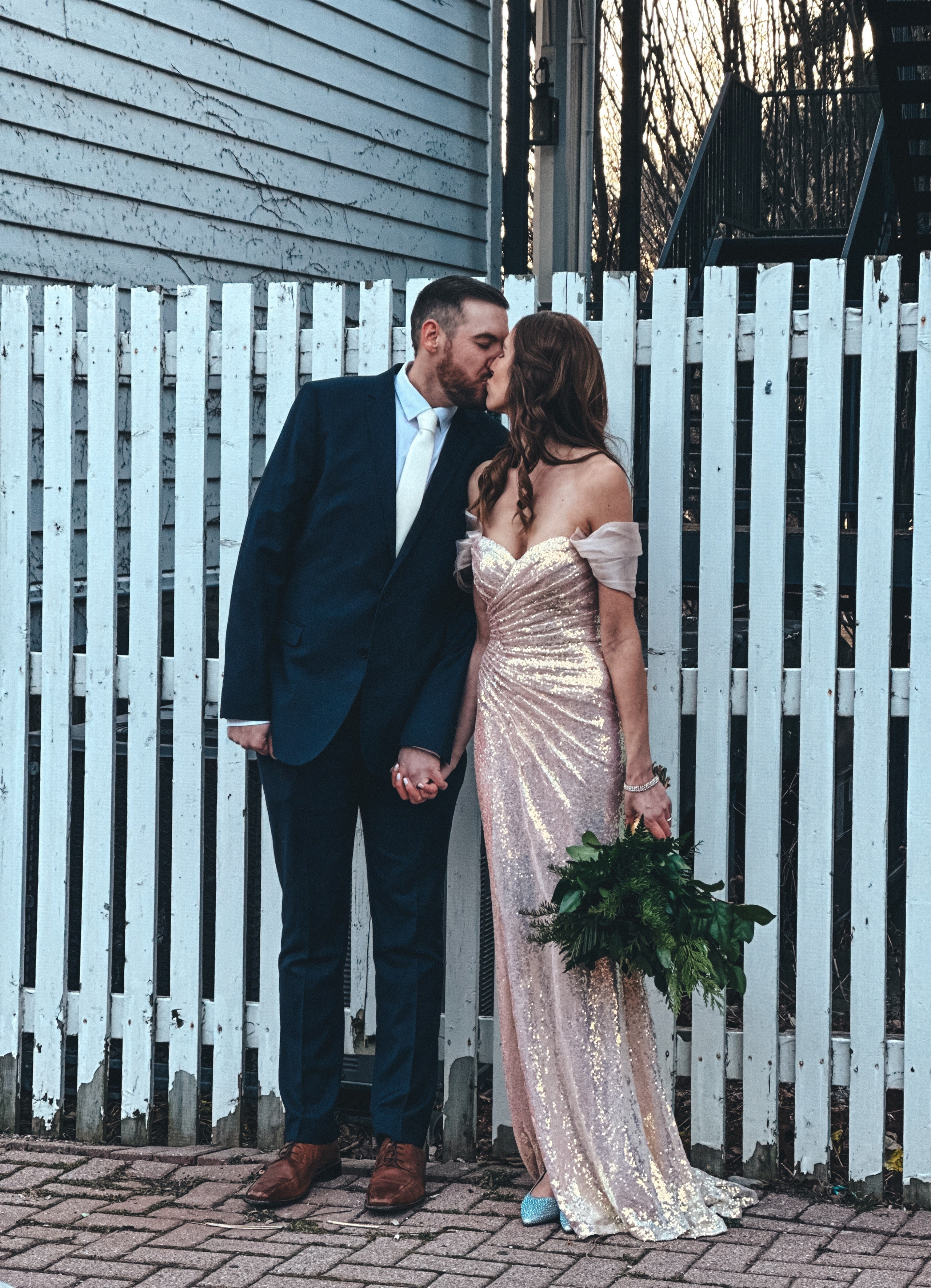 First look wedding photography in Ontario, documenting the couple’s first glance and wedding party memories.