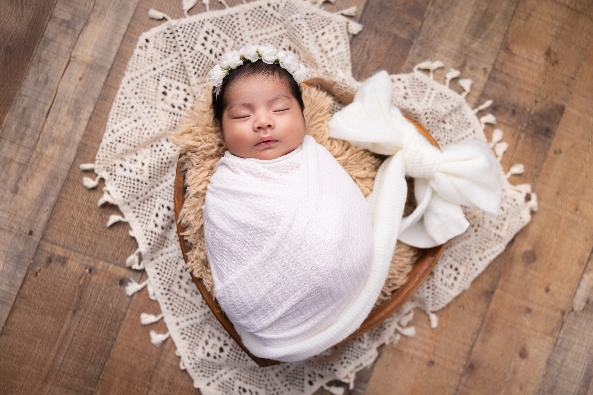 Isabella Newborn Photoshoot. Professional family, maternity & newborn photographer in North Charleston, SC, creating timeless portraits