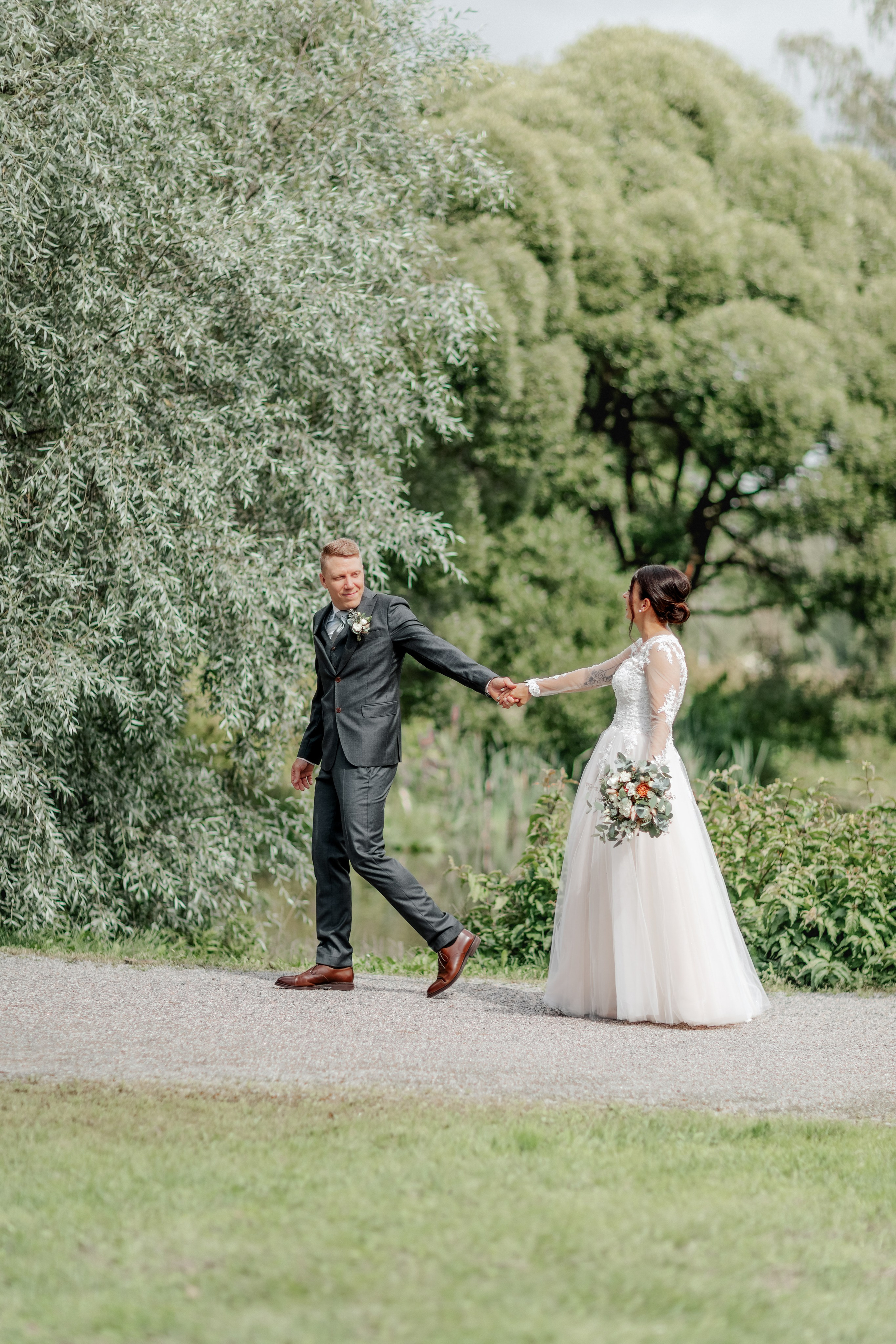 Hääkuvaus. Valokuvausta Helsingissä, Uudella Maalla ja muualla Suomessa. Olen valokuvaaja, joka kuvaa hääkuvia ja tapahtumia