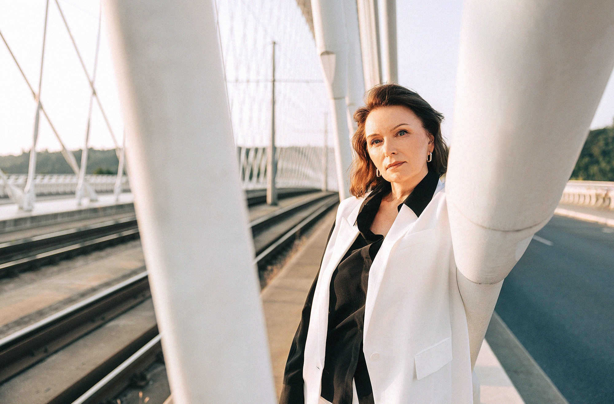 Elena in Troja bridge. Rodinný a svatební fotograf v Praze