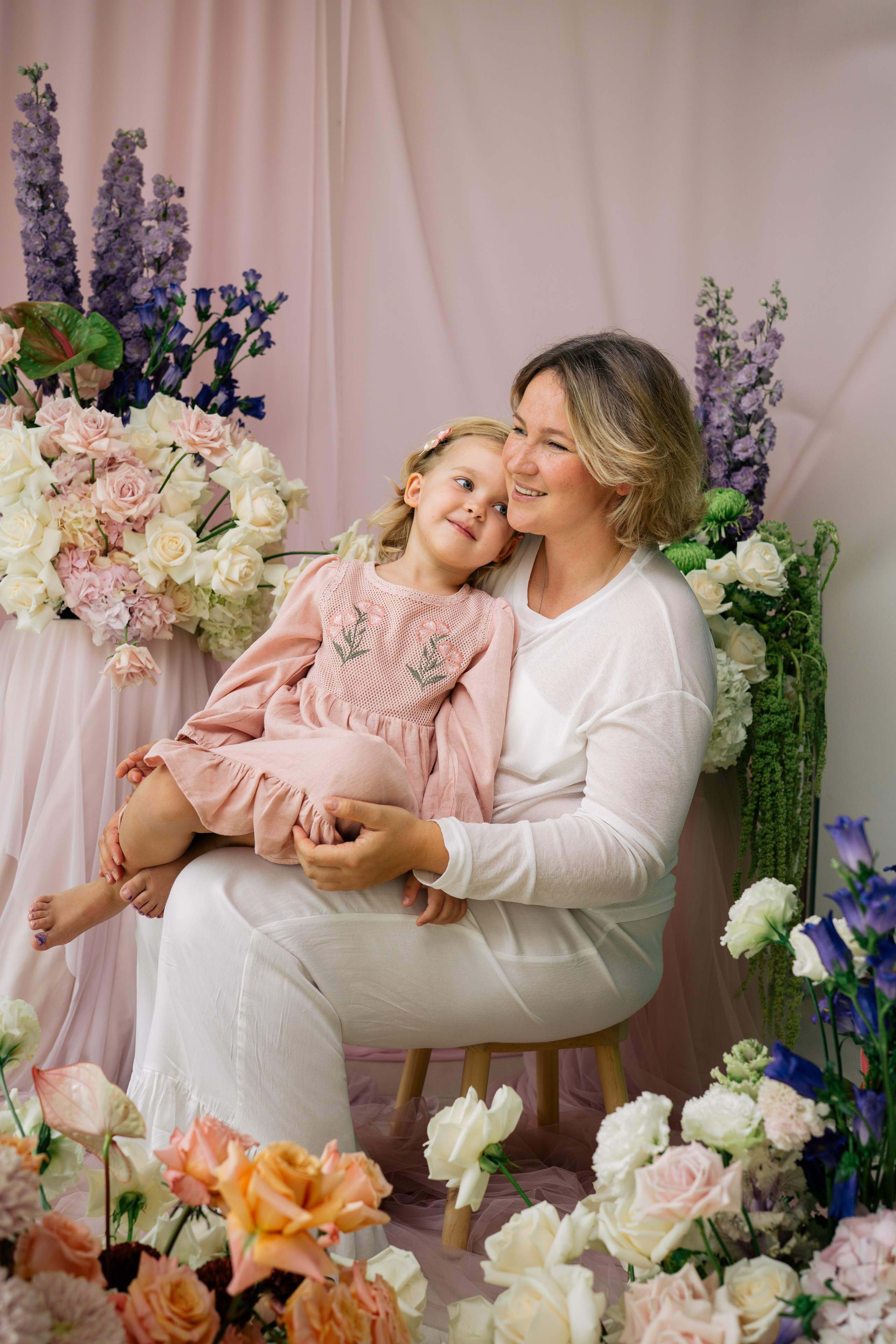 Katya and Dunia. Professional Photographer Abu Dhabi, Dubai — Yulia Ismoilova | 2025