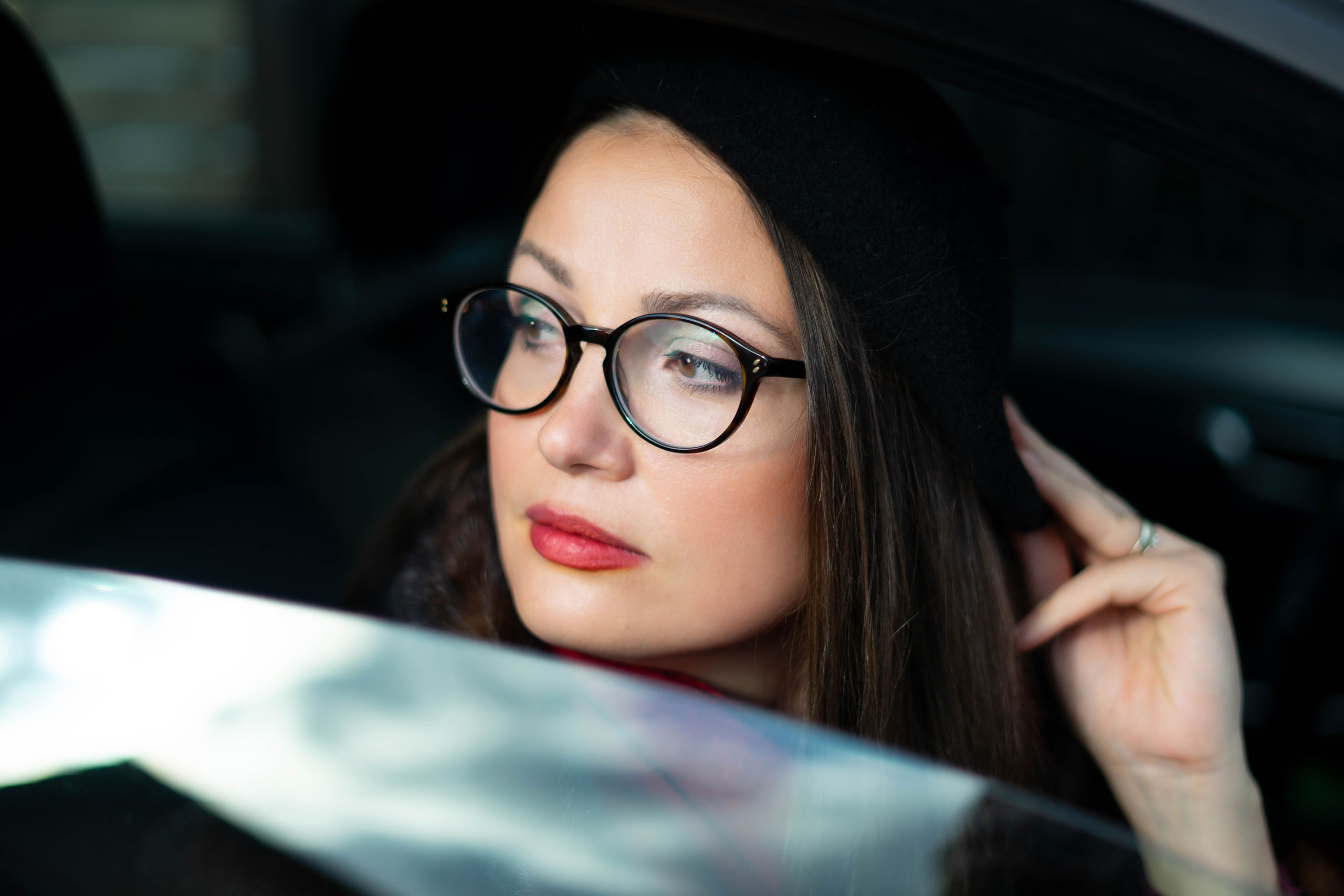 Dincolo de geam. Photographer Anna Iurii