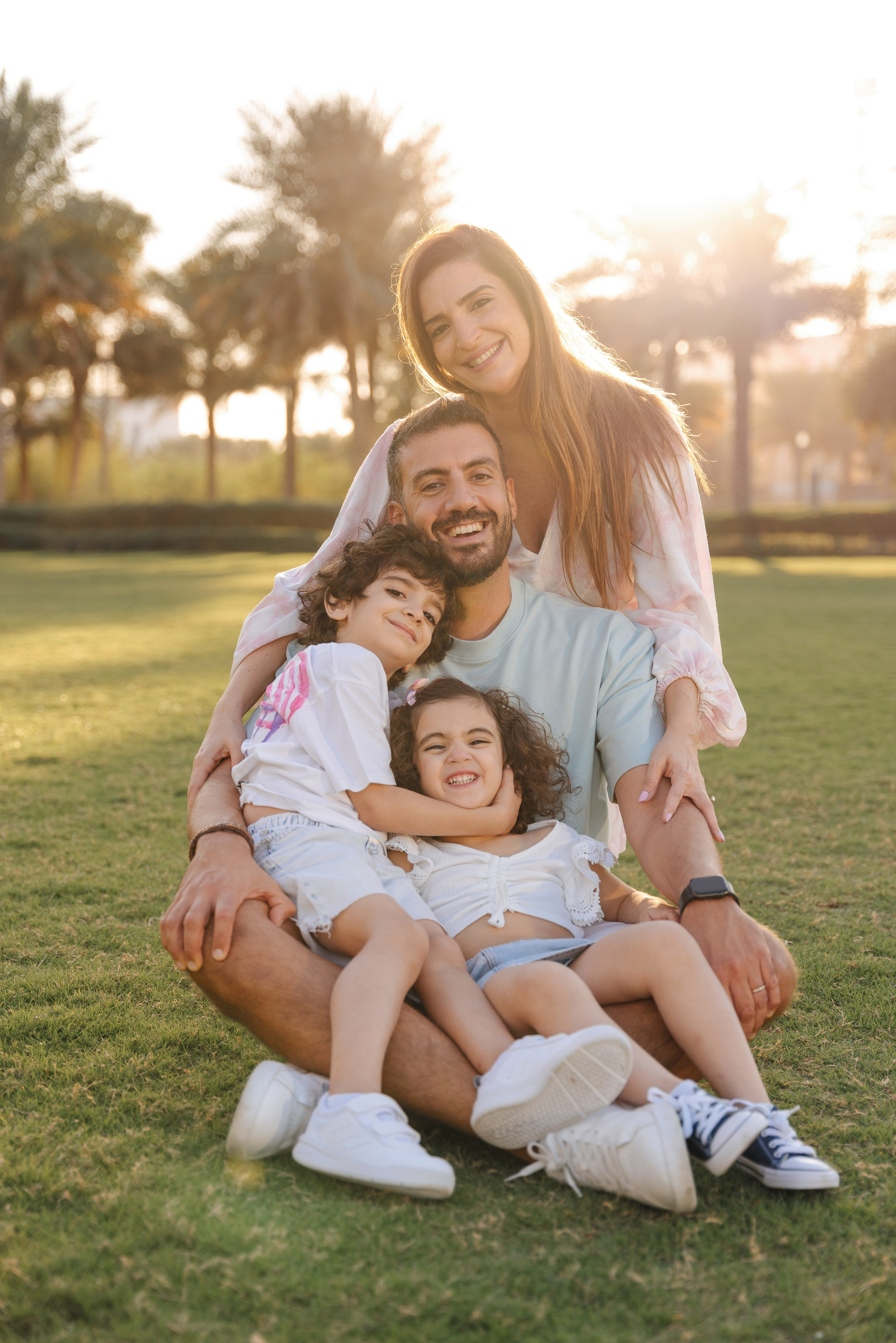 Family fun and play in the park. Angela Iakovleva — Family Photographer in Dubai