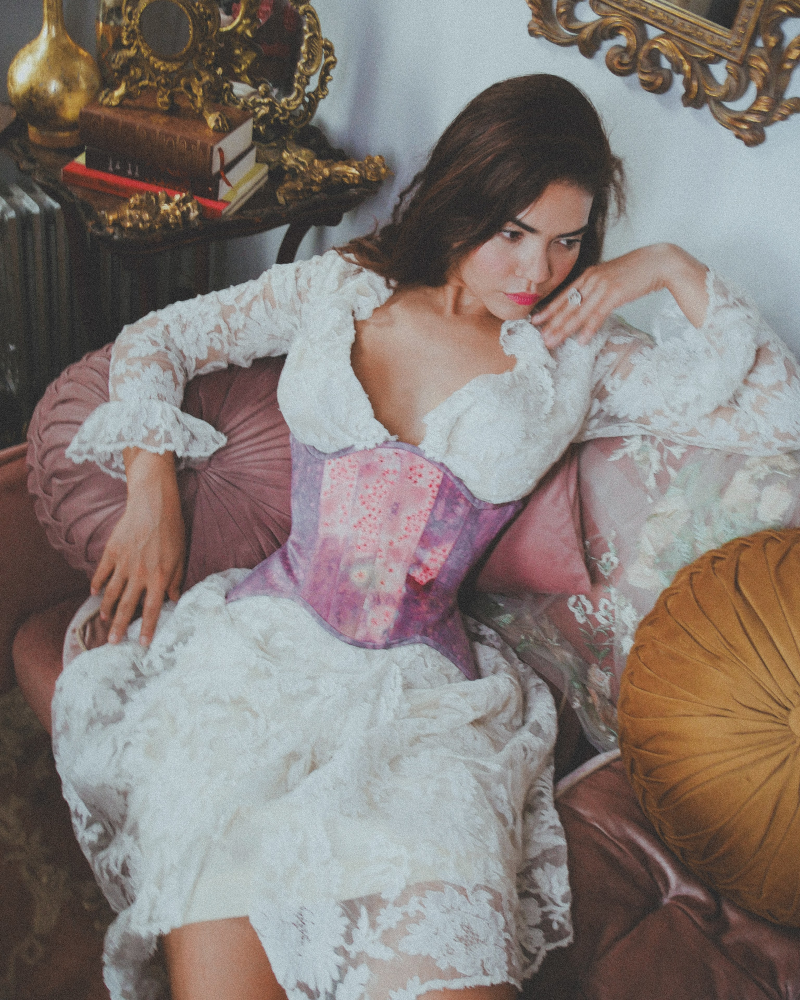 Aeterna corsets. Home