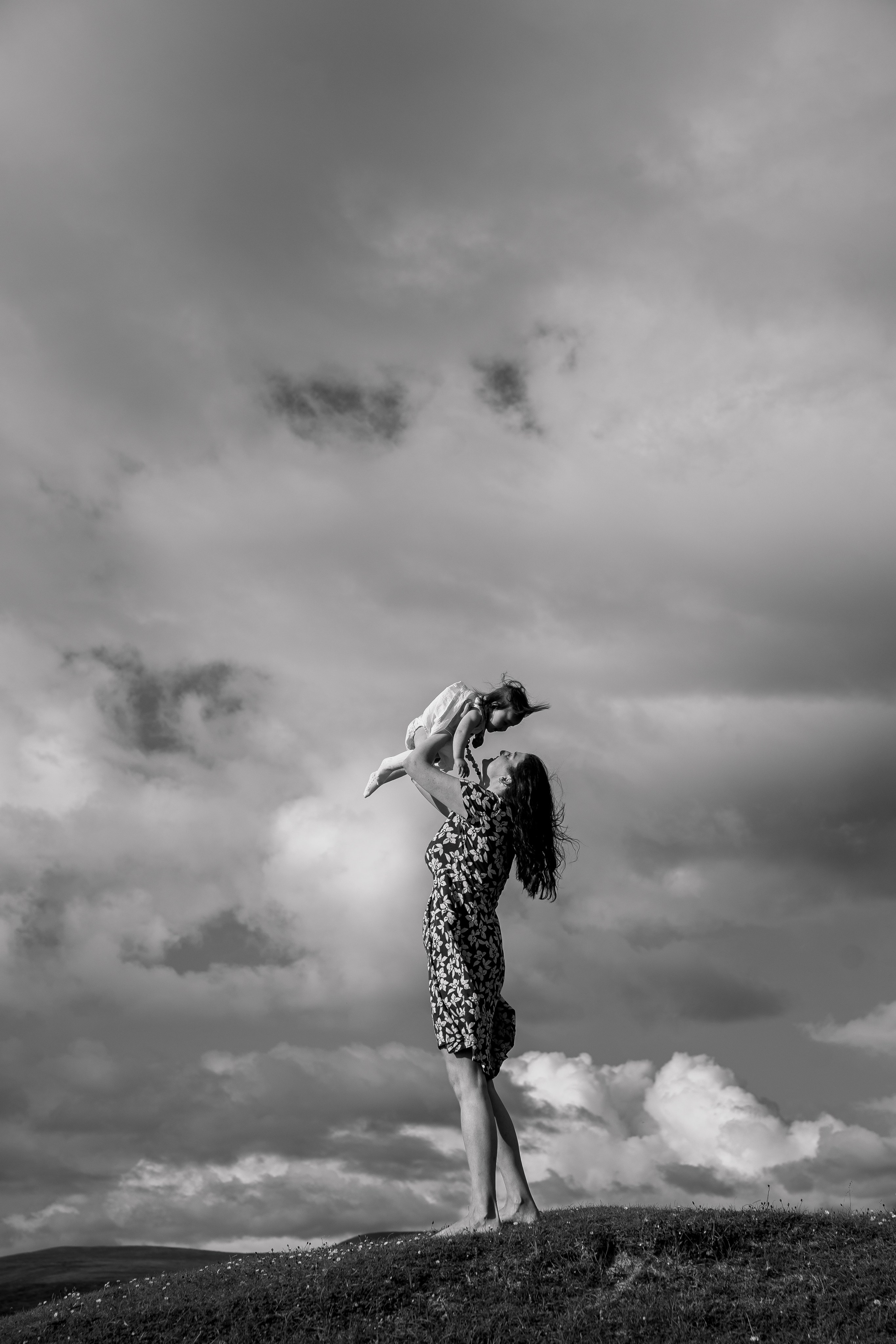 Darya and Mia at the ocean. Wedding and family photographer Ireland