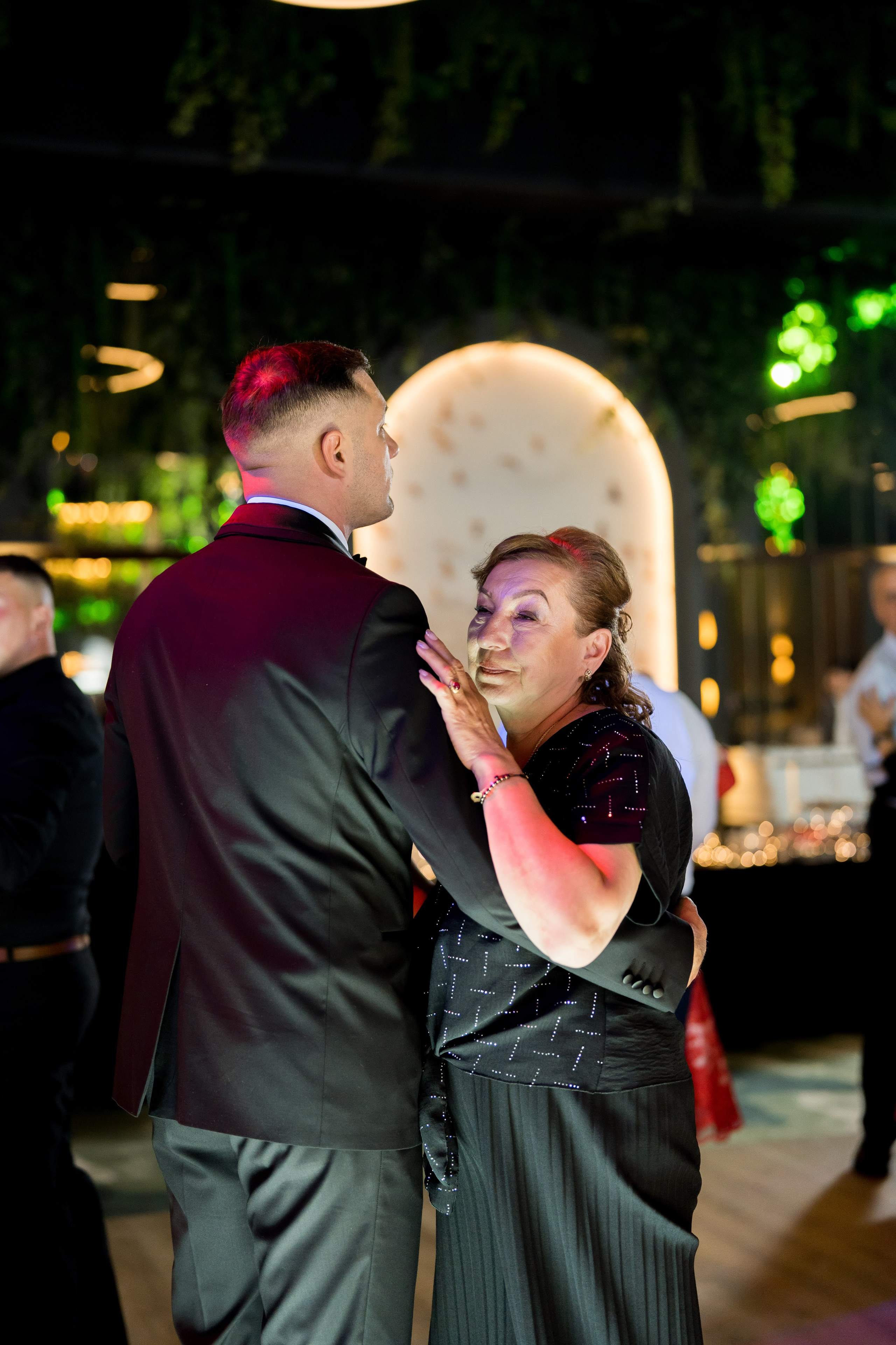 PARTY. Gabriel Florea — Fotograf nuntă București