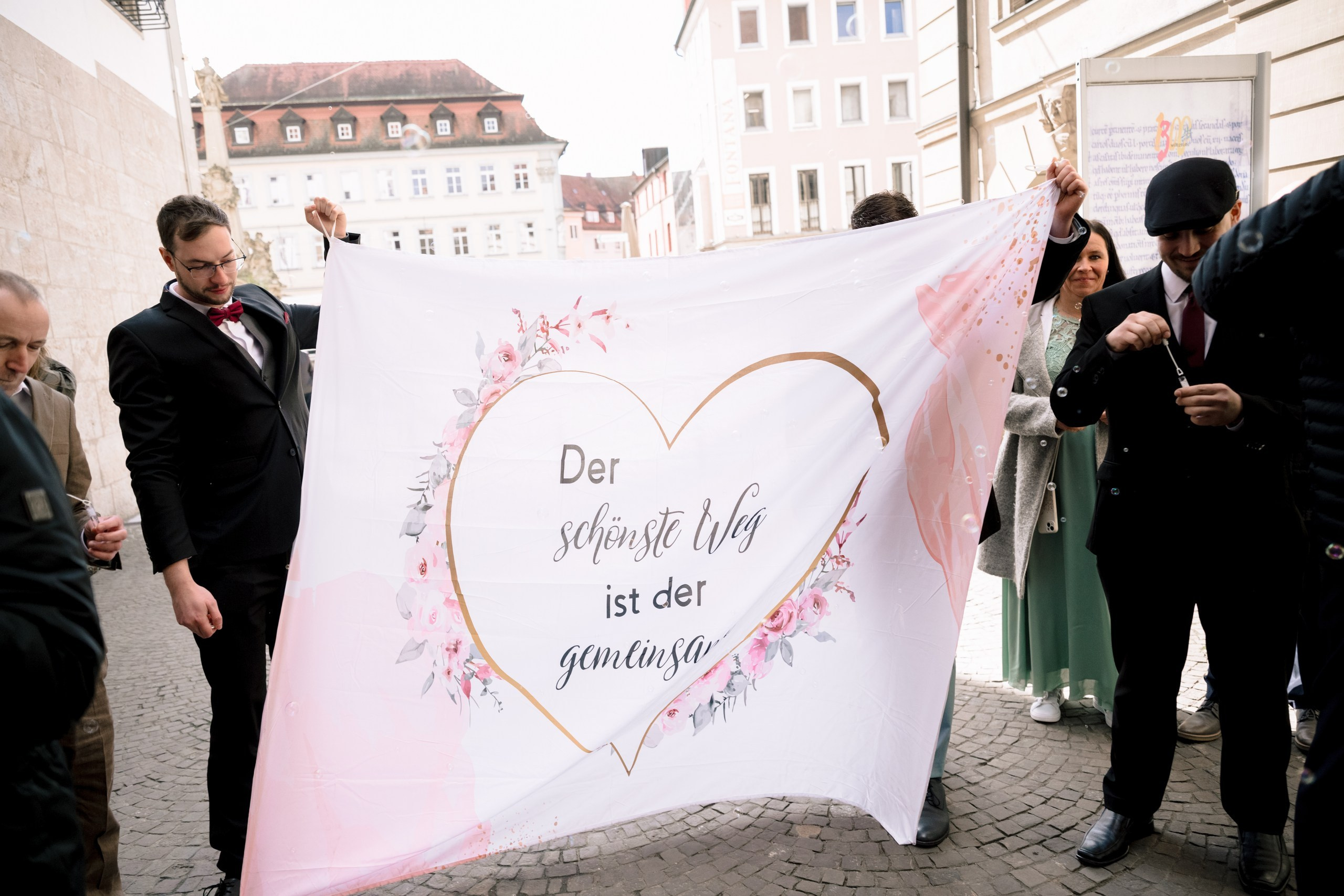 Hochzeitsfotograf Würzburg – Standesamt & Alte Mainbrücke Hochzeit. Hochzeitsfotografin Würzburg & Unterfranken | Anna Saribekyan