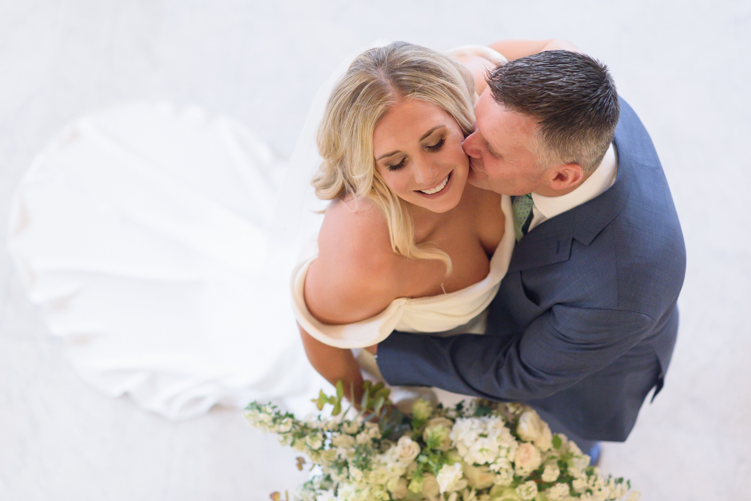 Smiles and love at the Boston Public Library. Wedding photographer in Orlando, Boston & New York Anderson Marques