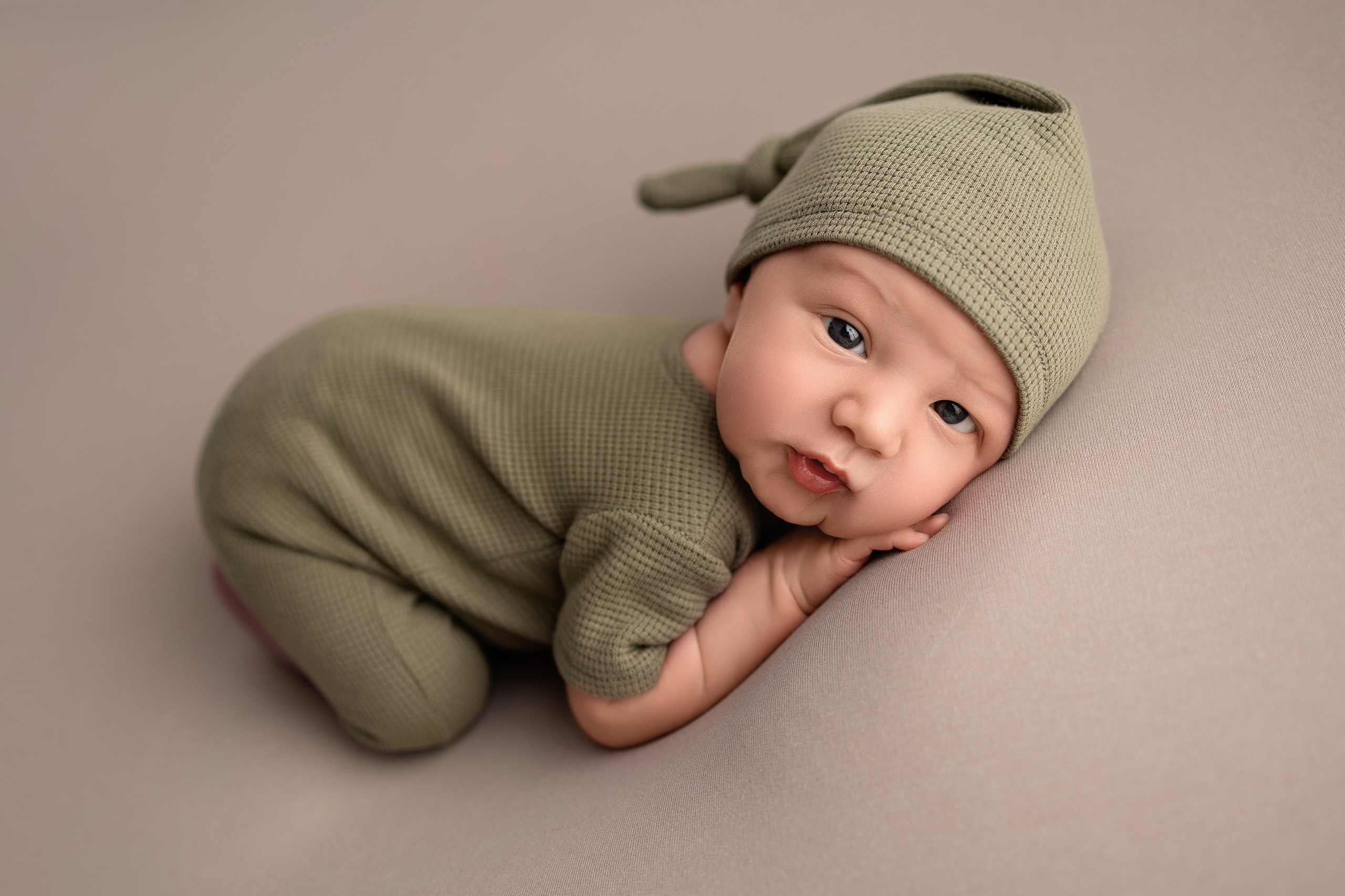 Neugeborene. Neugeborene- Schwangerschaft- und Kinder Fotografin in Lehre