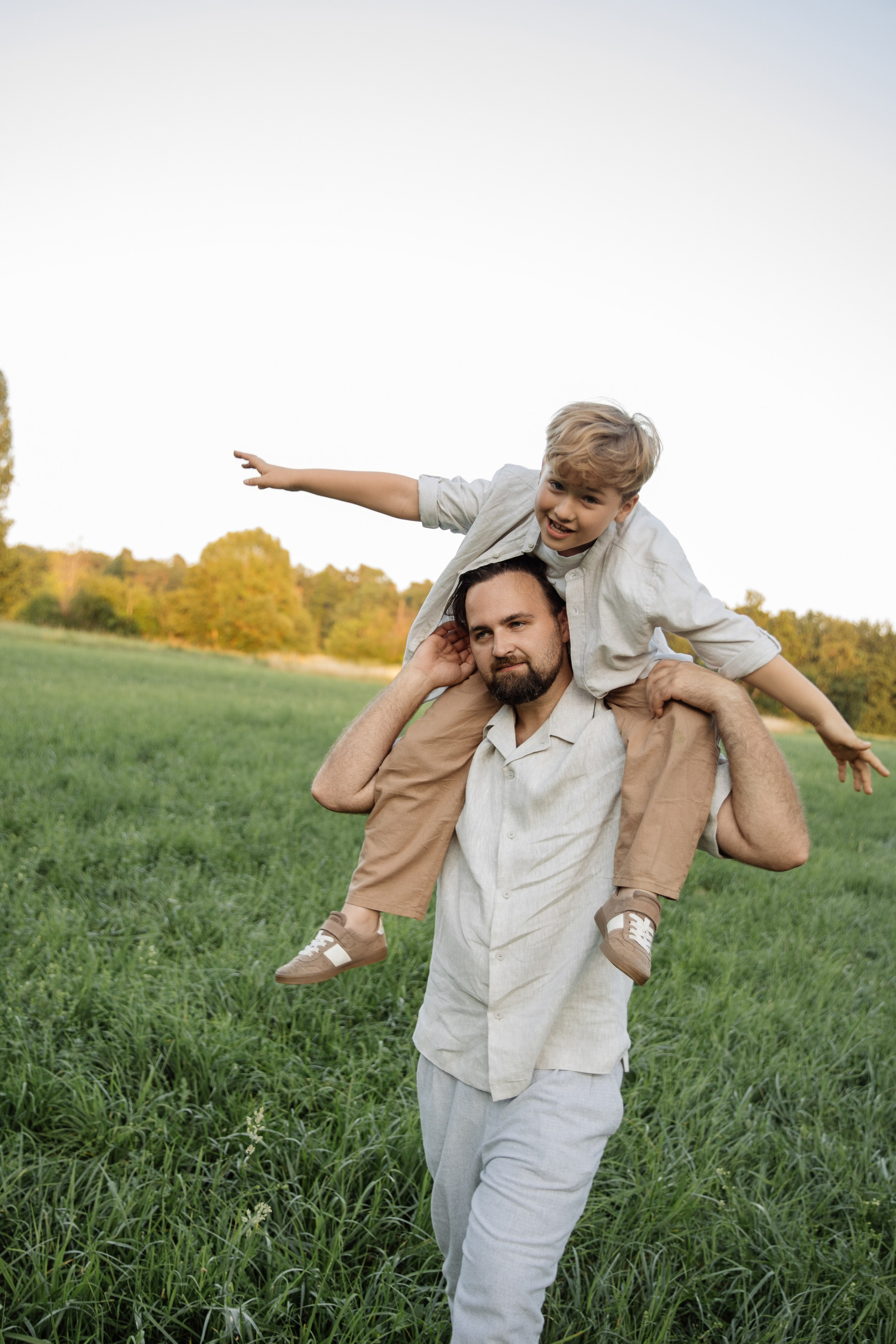 Family (Outdoor). Wedding Photographer
