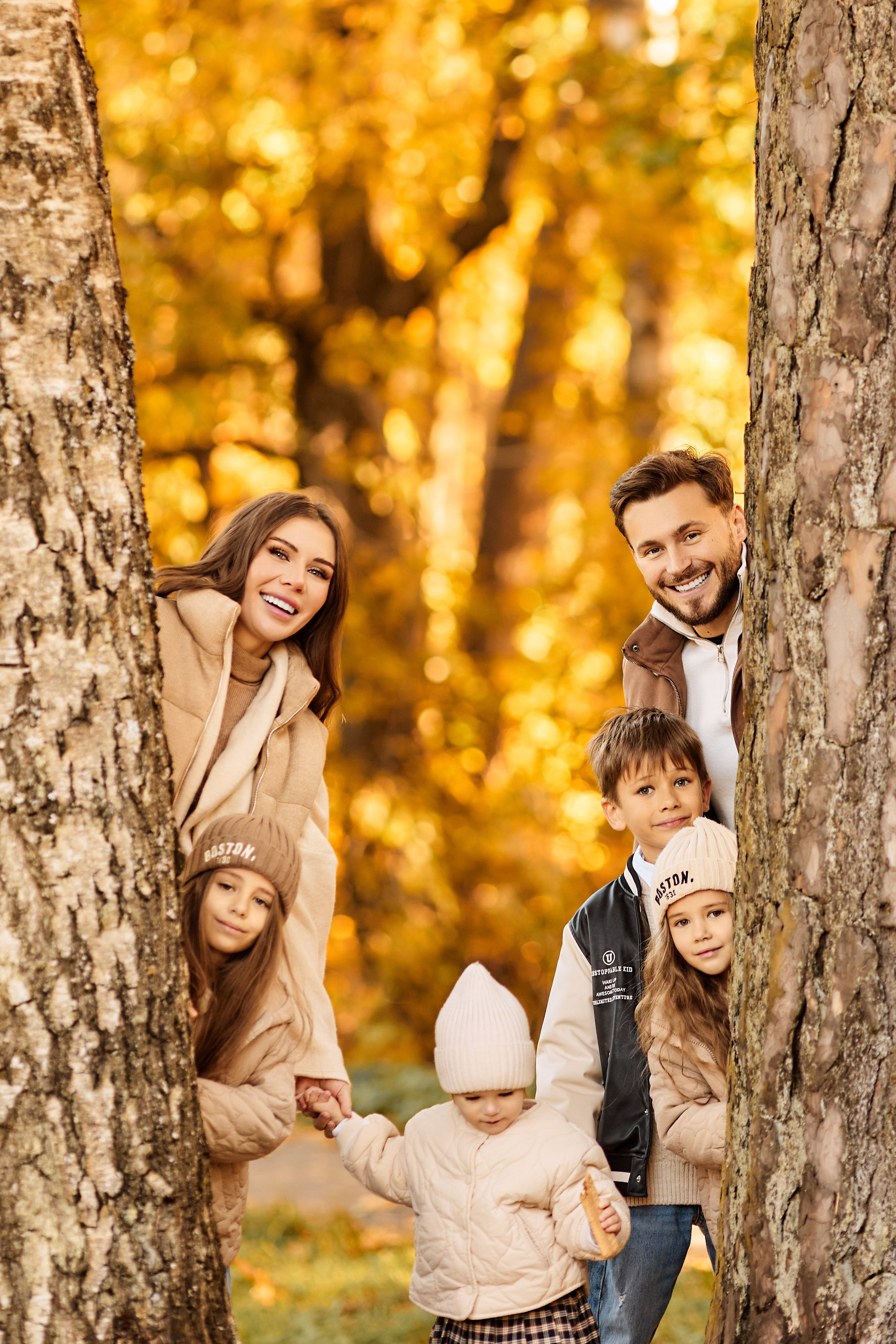 Family photo shoot for a millionaire blogger. Destination wedding and fashion photographer in Riga Igor Davidovich