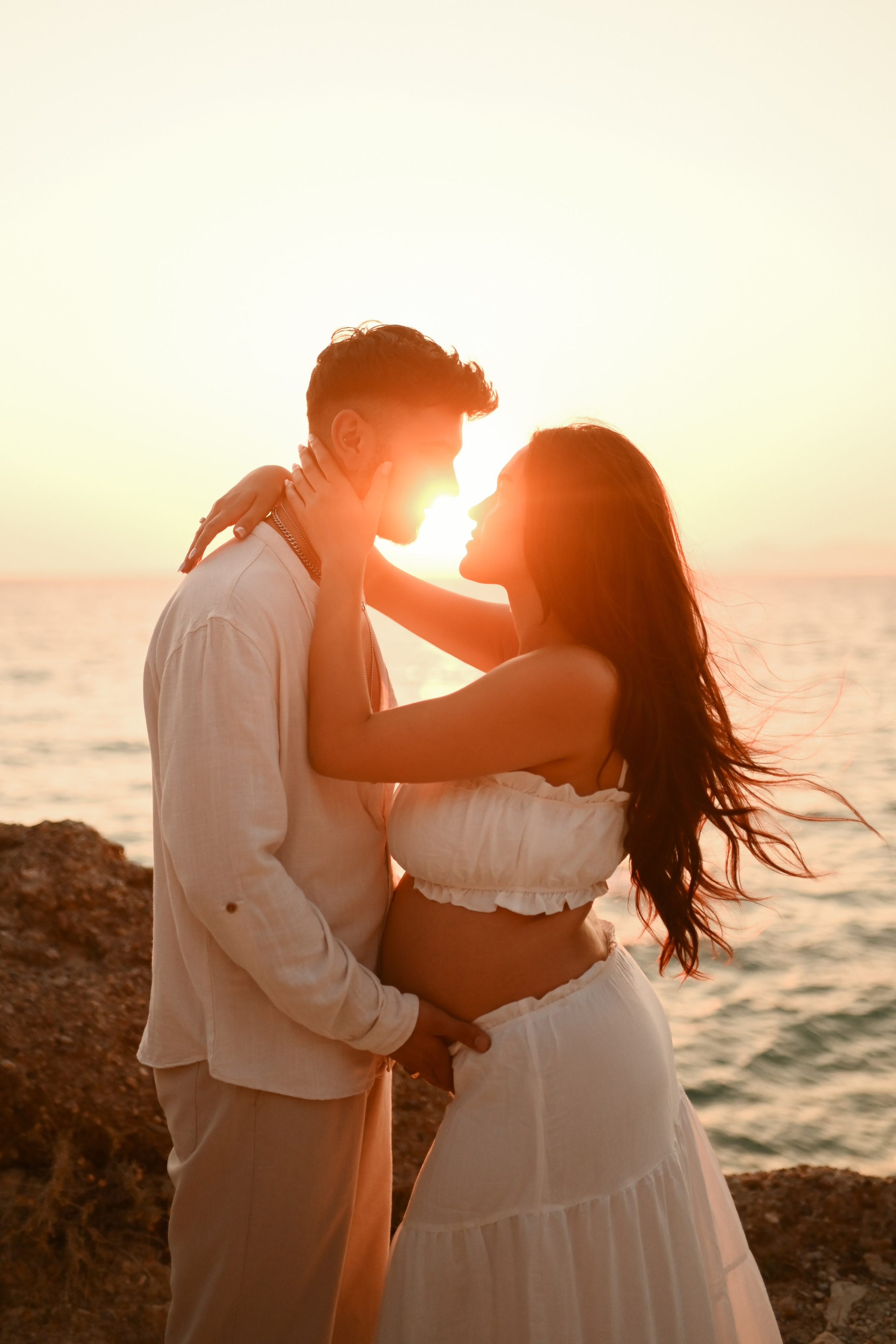 Ρομαντική φωτογράφιση εγκυμοσύνης στη Ρόδο. Φωτογράφος νεογέννητων στη Ρόδο. Φωτογράφιση εγκυμοσύνης