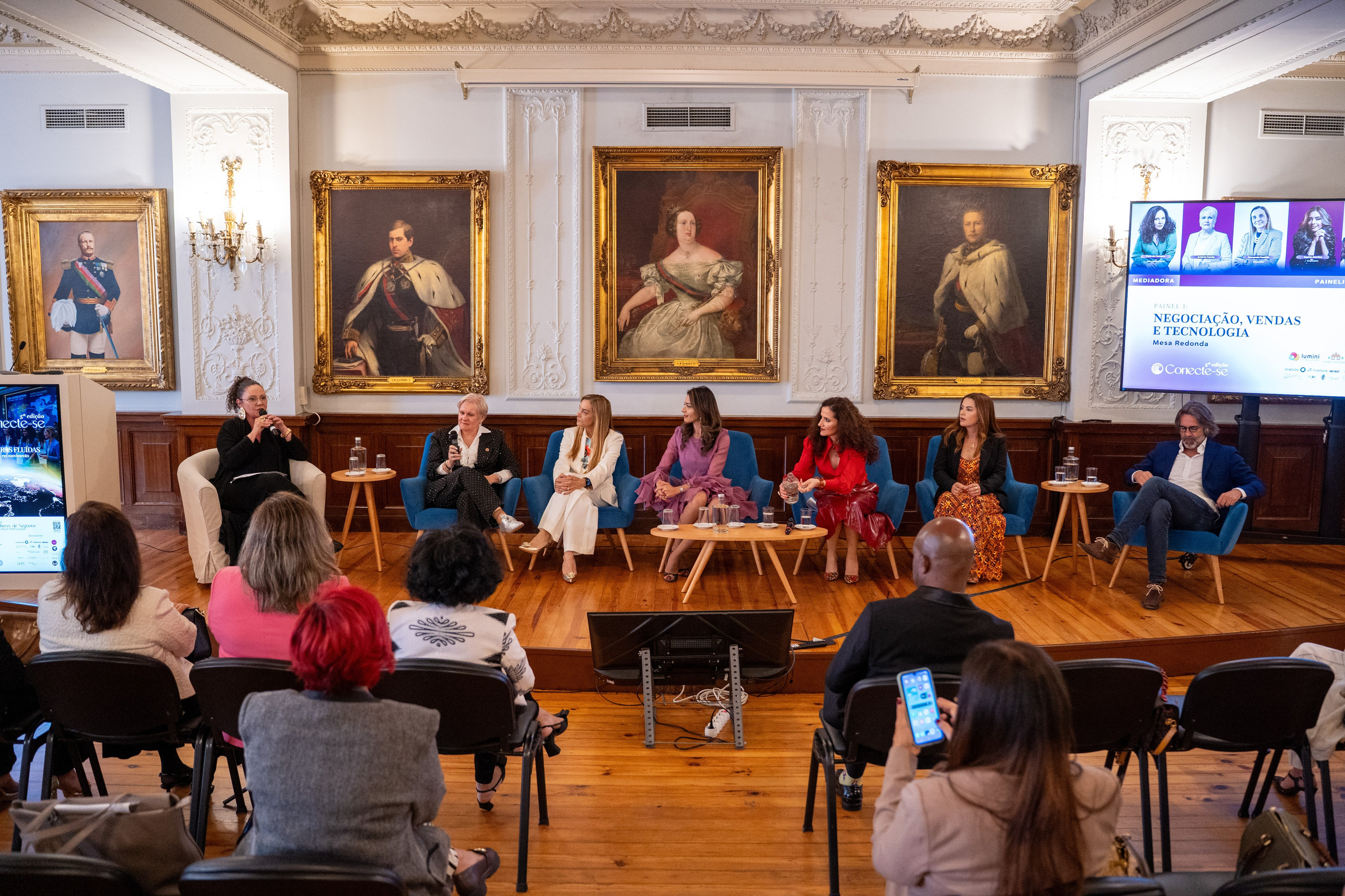 Evento — Mulheres de Negócios de Língua Portuguesa. Frames by Giovani Braga