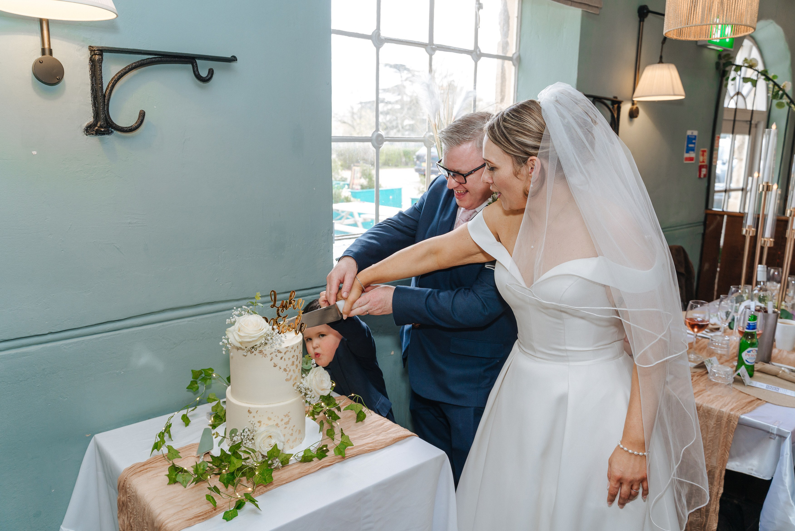 Luke and Nicola’s wedding at Danson House. Photographer in England Ekaterina Romanova