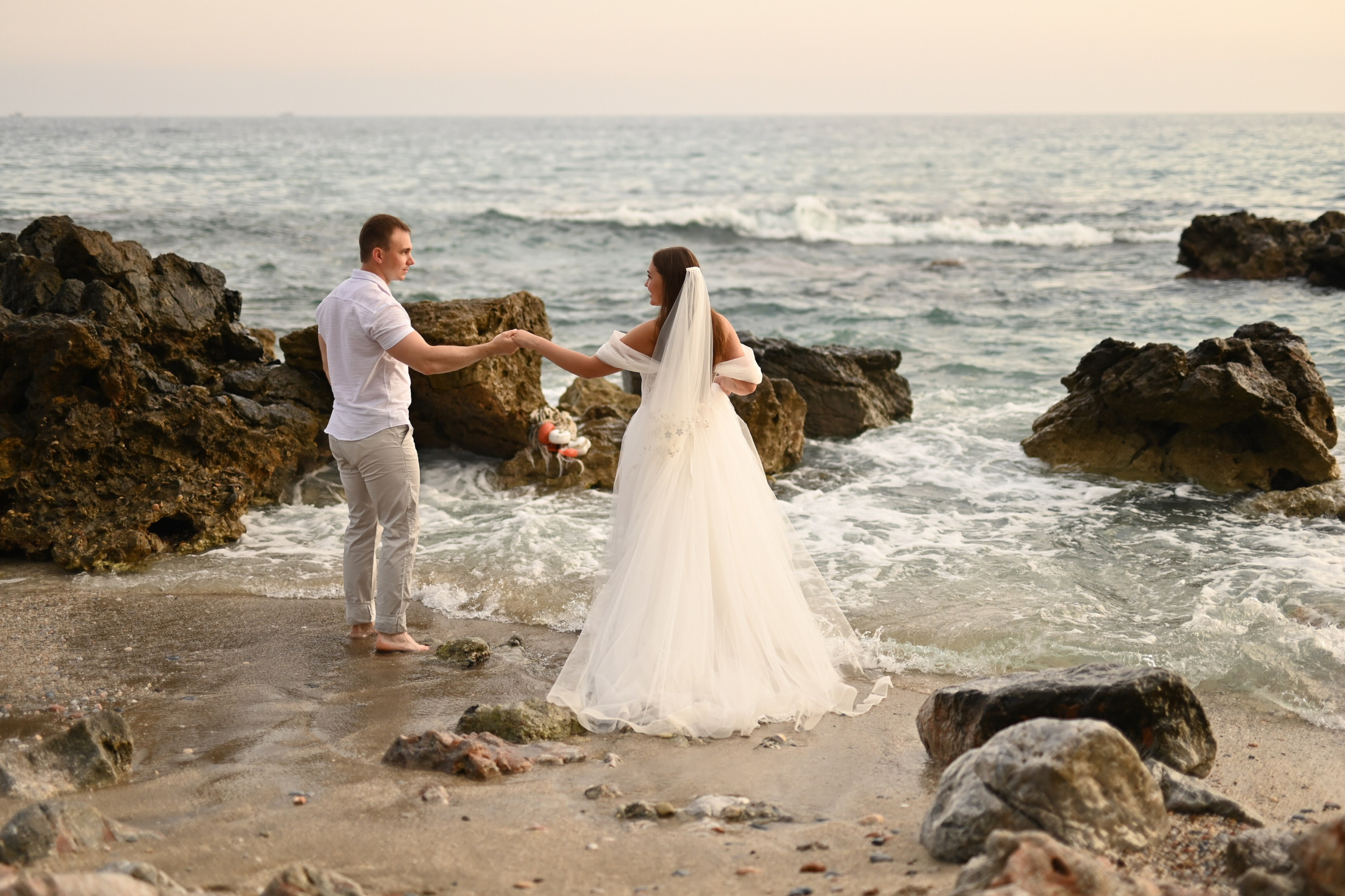 Свадебная съемка на пляже Клеопатра. Photographer in Alanya, Side, Manavgat. Türkiye