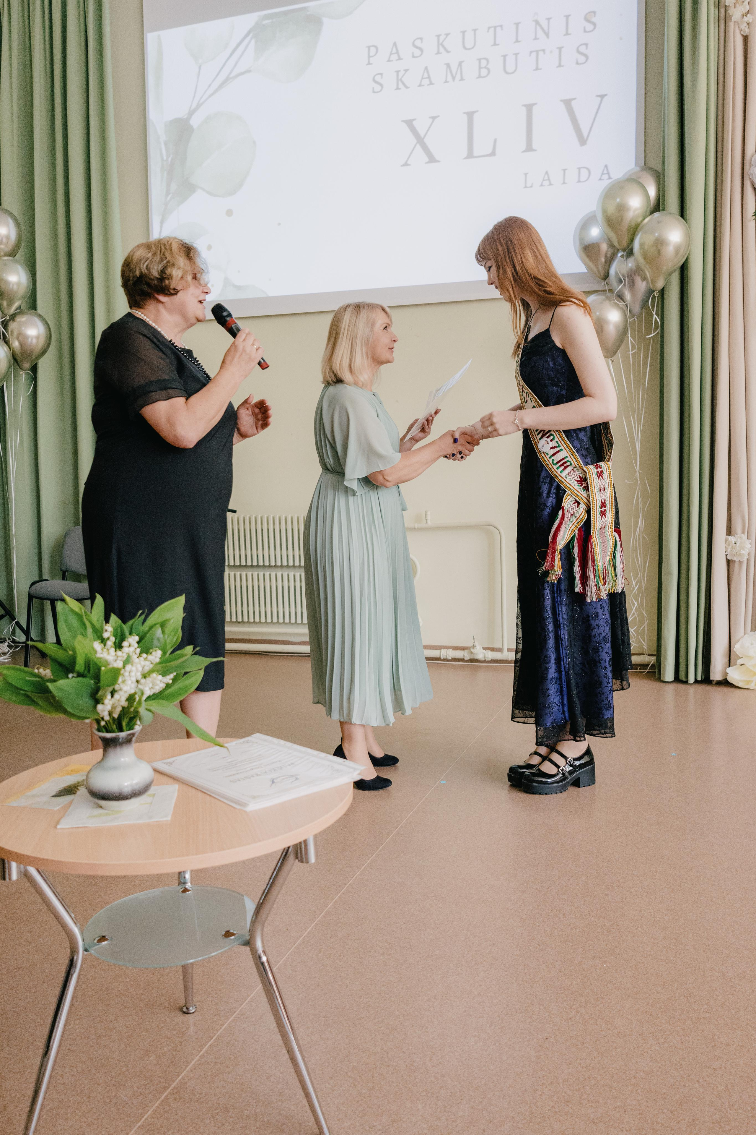 XLIV laida. Fotografė Aleksandra Samozvanova