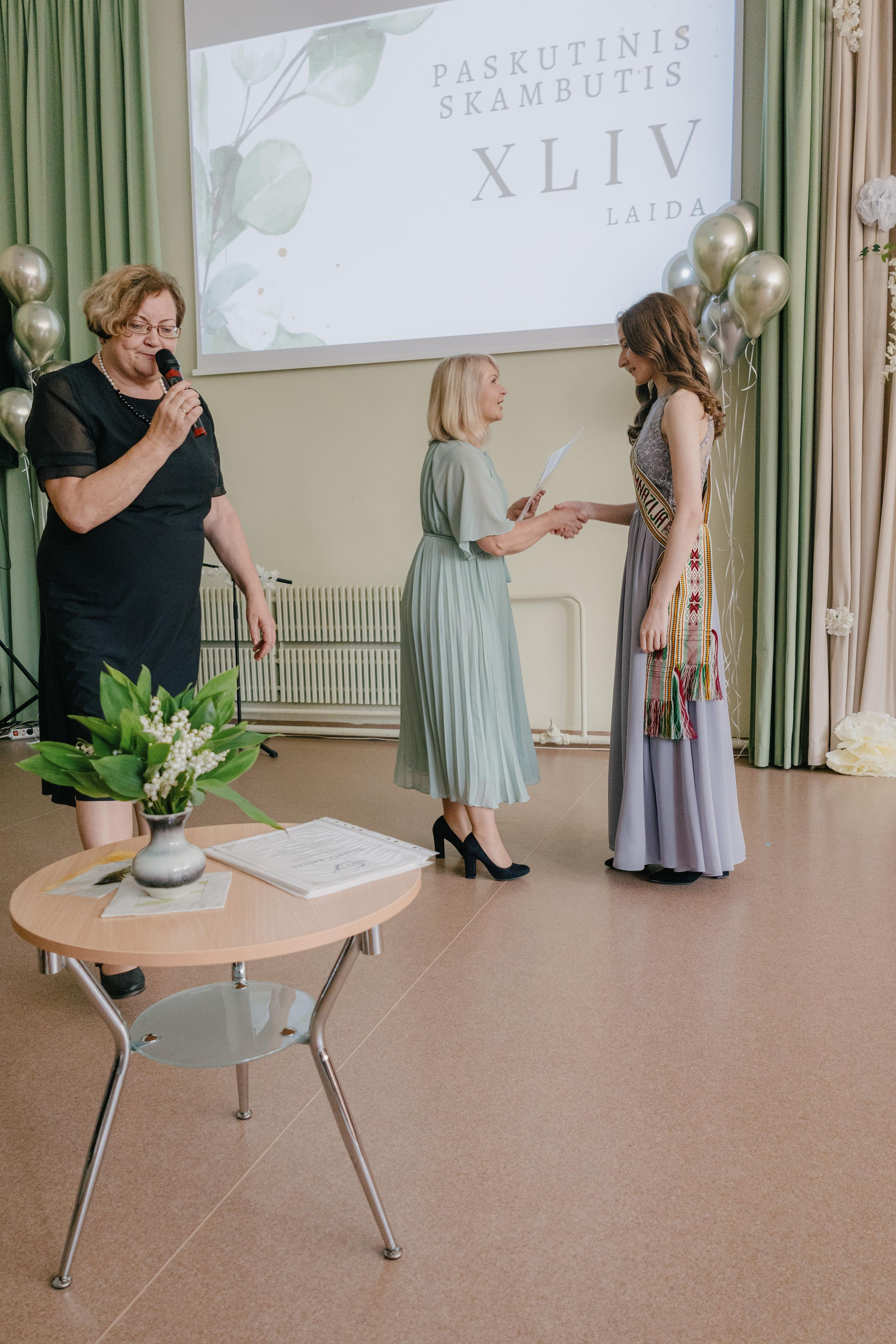 XLIV laida. Fotografė Aleksandra Samozvanova