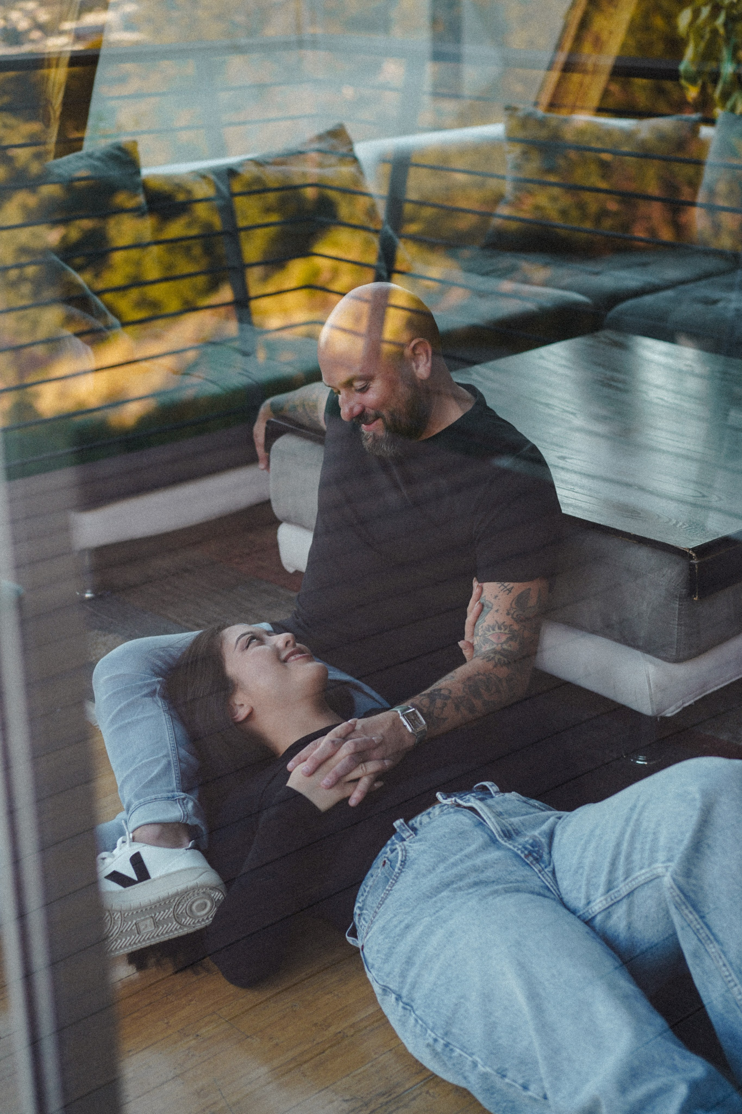 Love story photoshoot. Engagement photoshoot. Couple photoshoot. Home photoshoot.