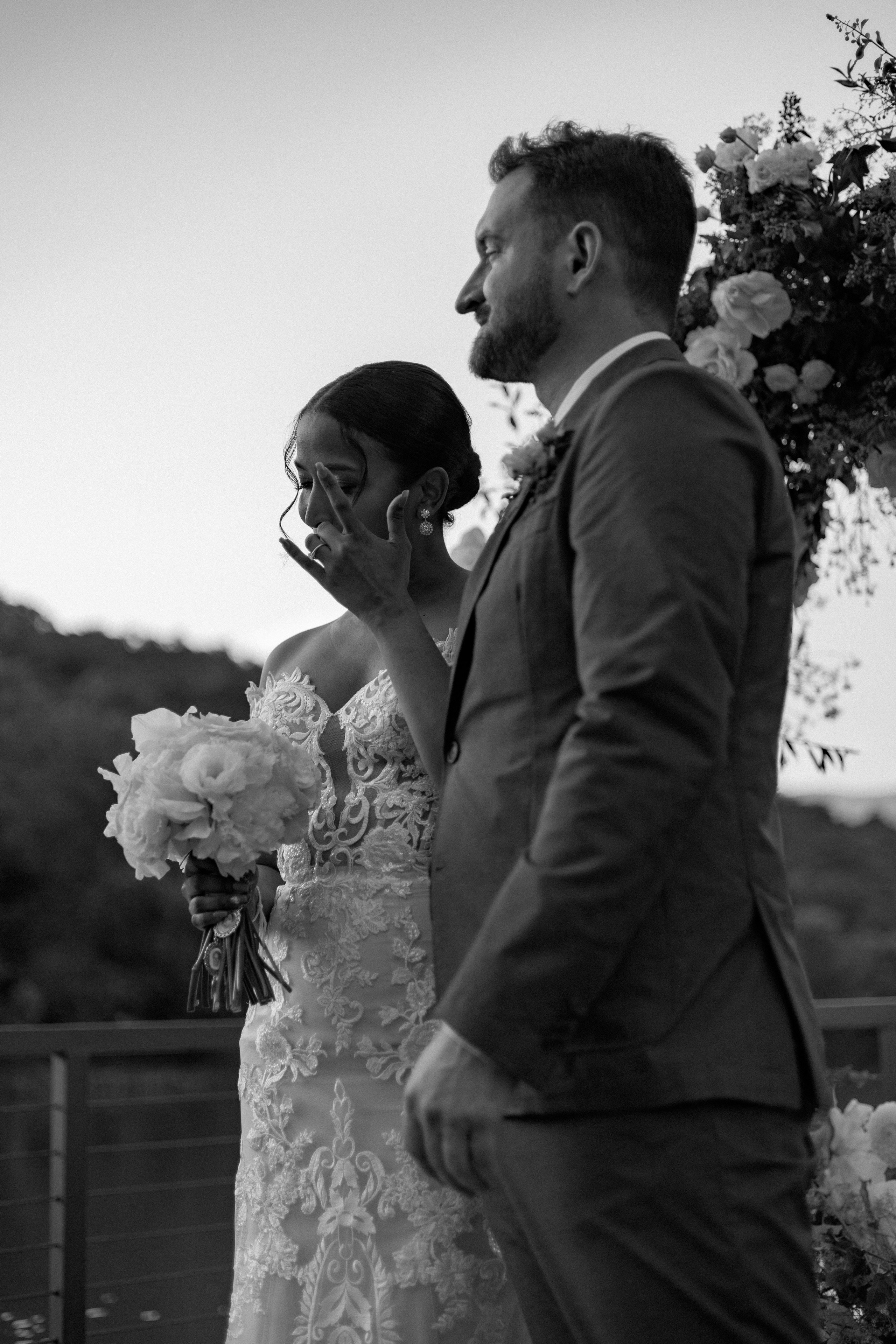 Thesakaya and Kevin. Photographer Anna Nazarenko