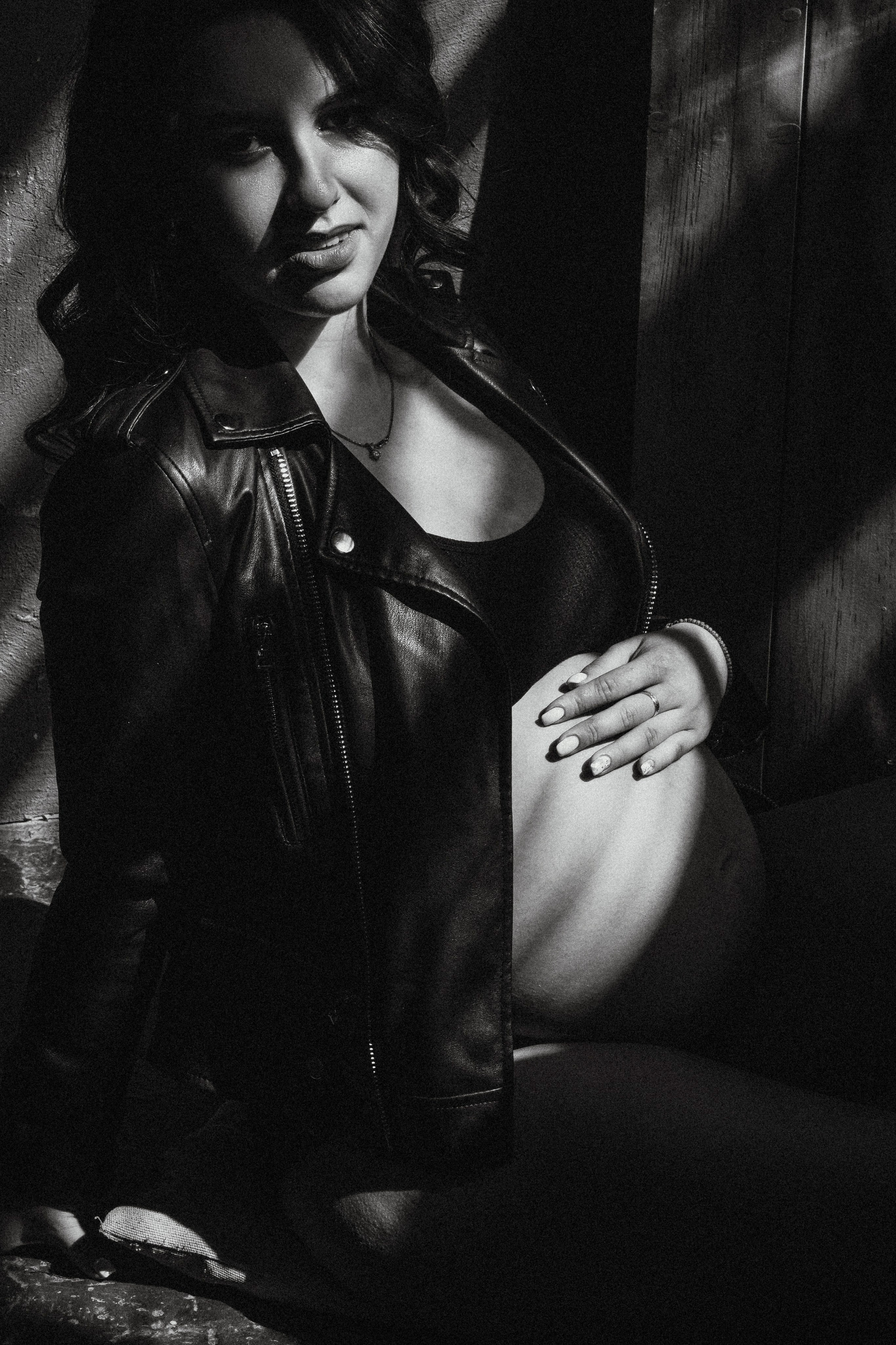 Luxury Studio Maternity Photography | Philadelphia, PA | Alisa Tant