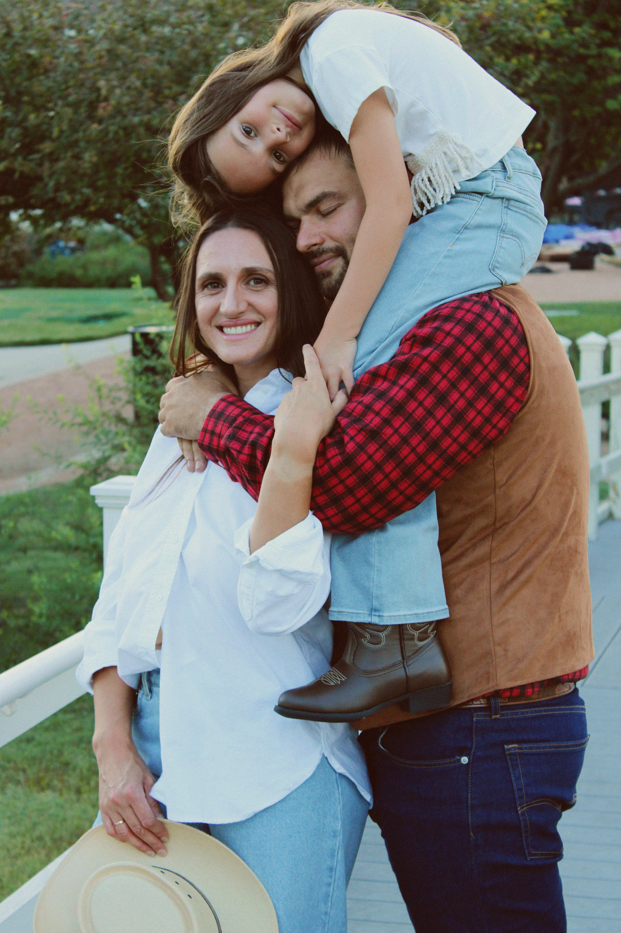 Texas Countryside Family Photoshoot in Cowboy Style. Lana Petrychenko — Portrait & Family Photographer. Valencia, Spain