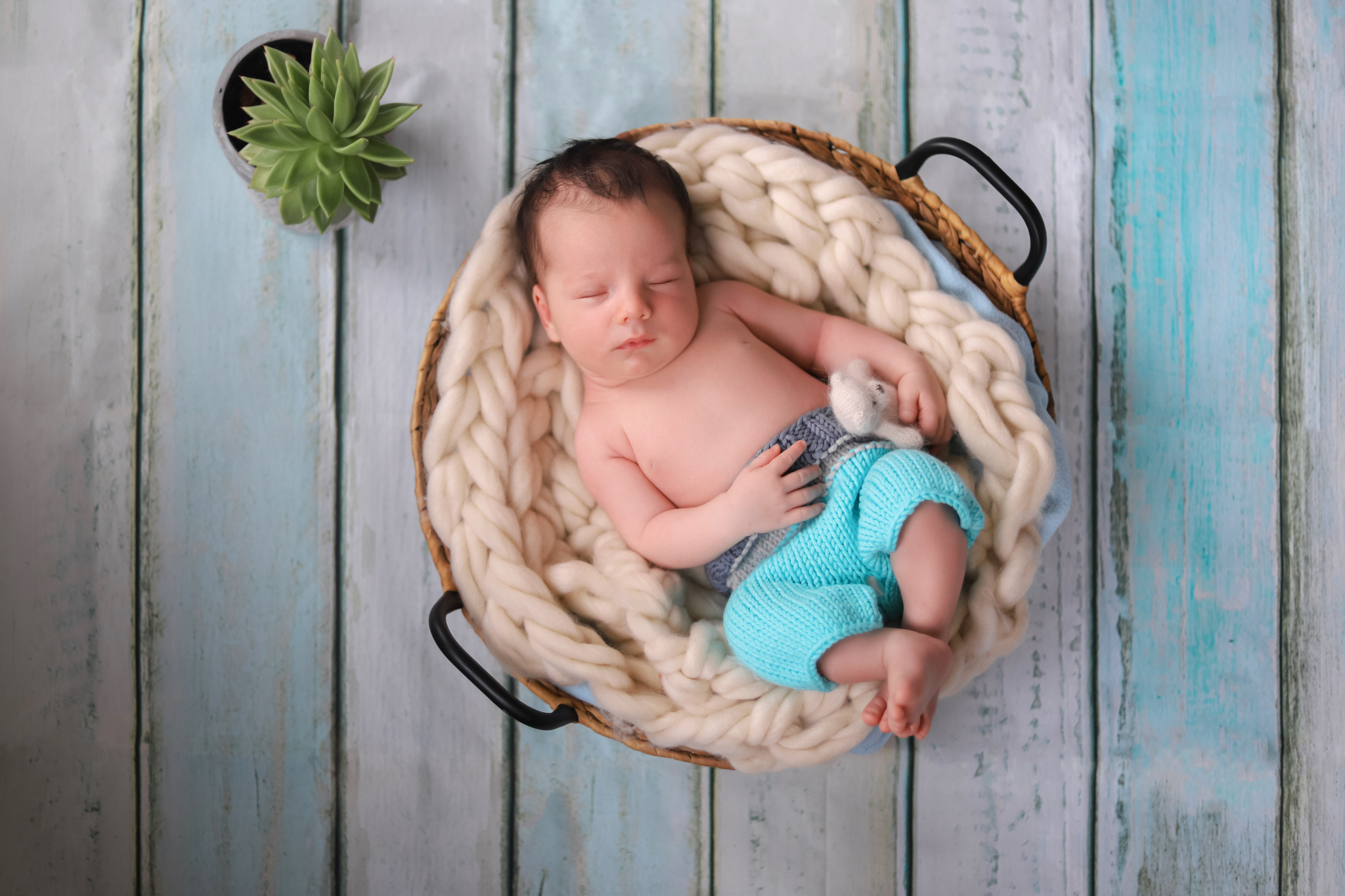 Neugeborenes-Fotoshooting. Fotograf in Freiburg, Meerim Kaufmann