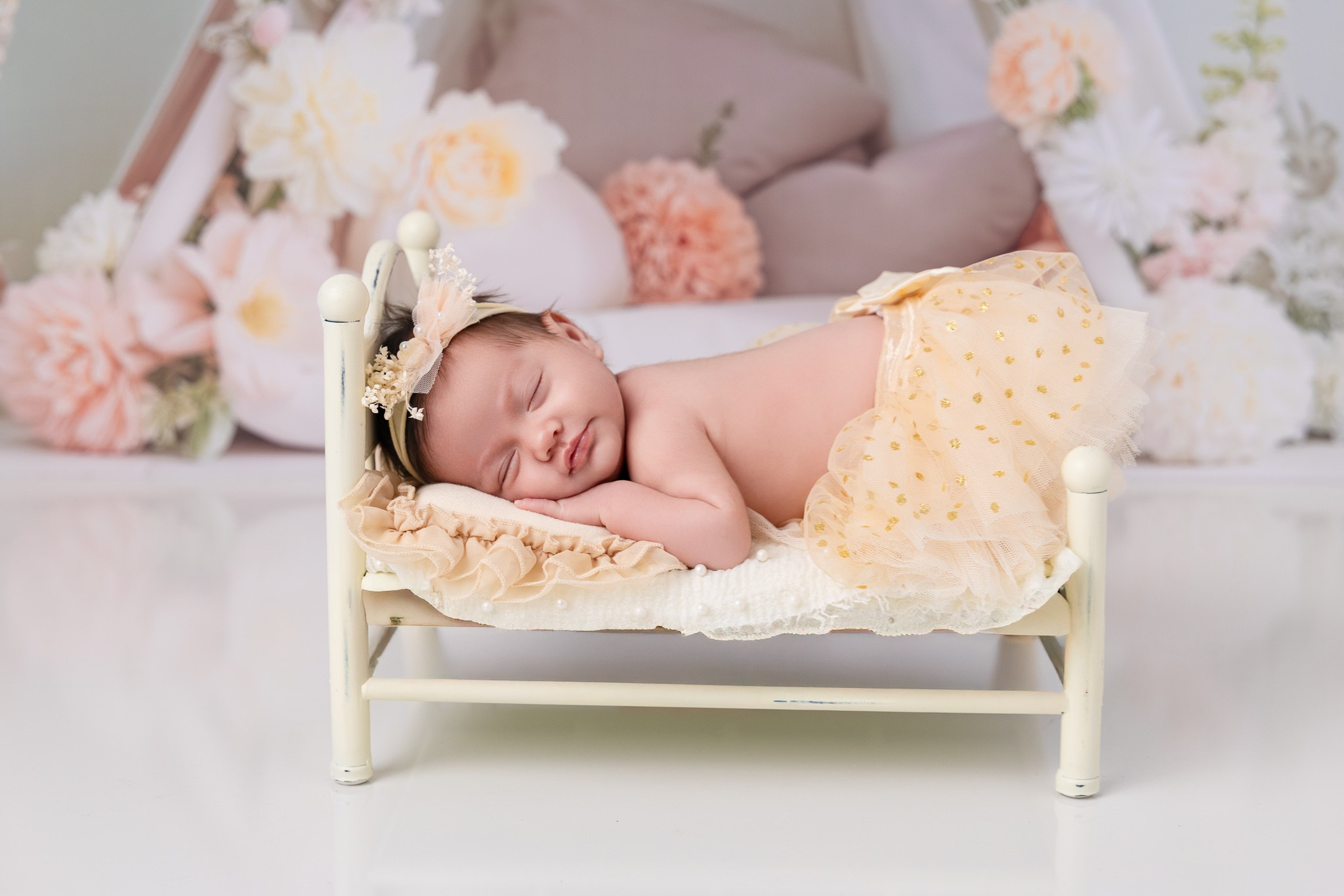 Athena Newborn Photoshoot. Professional family, maternity & newborn photographer in North Charleston, SC, creating timeless portraits