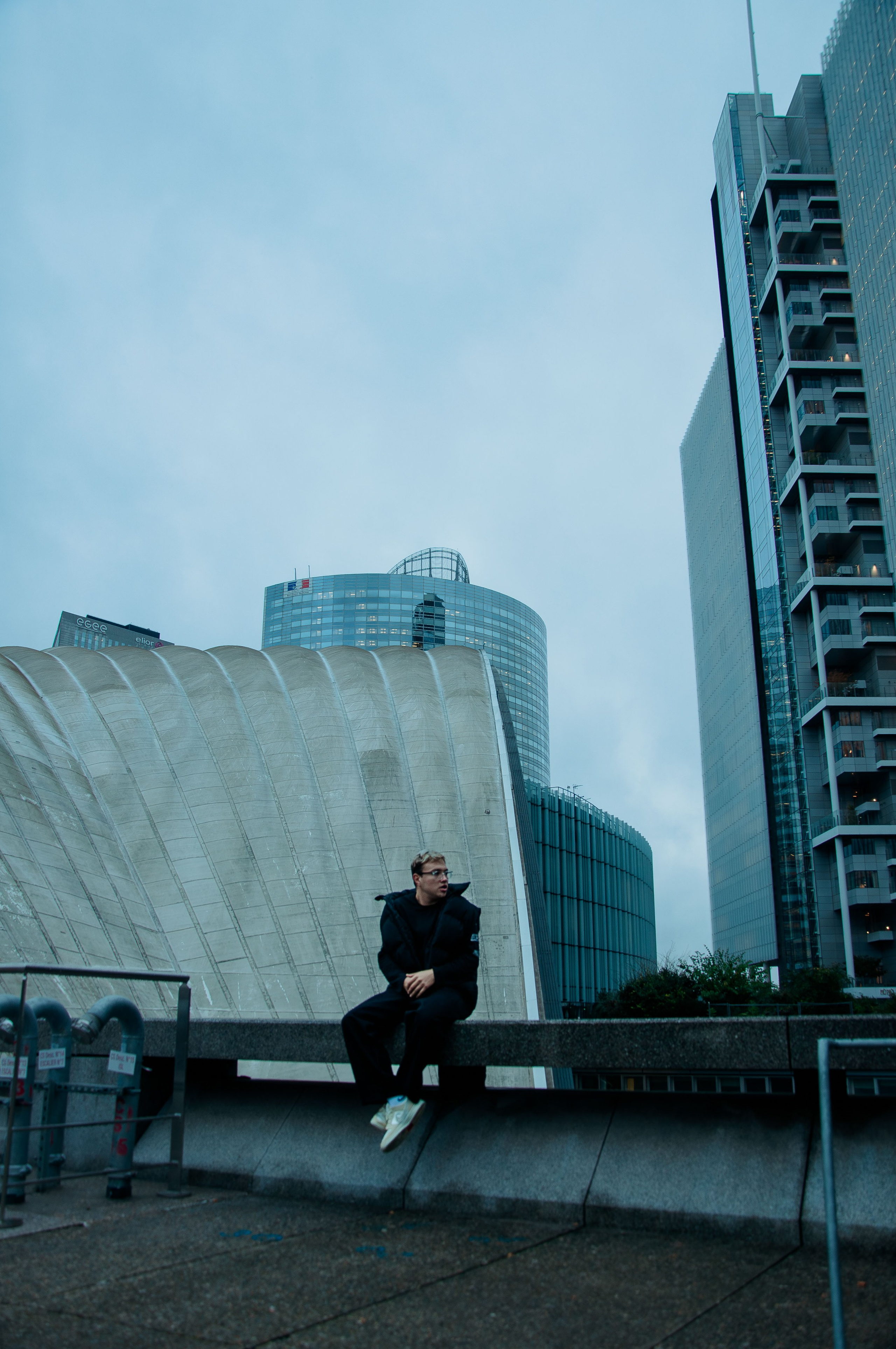 Мужская фотосессия в урбанистичном Париже. Фотограф в Париже Полина Осипова