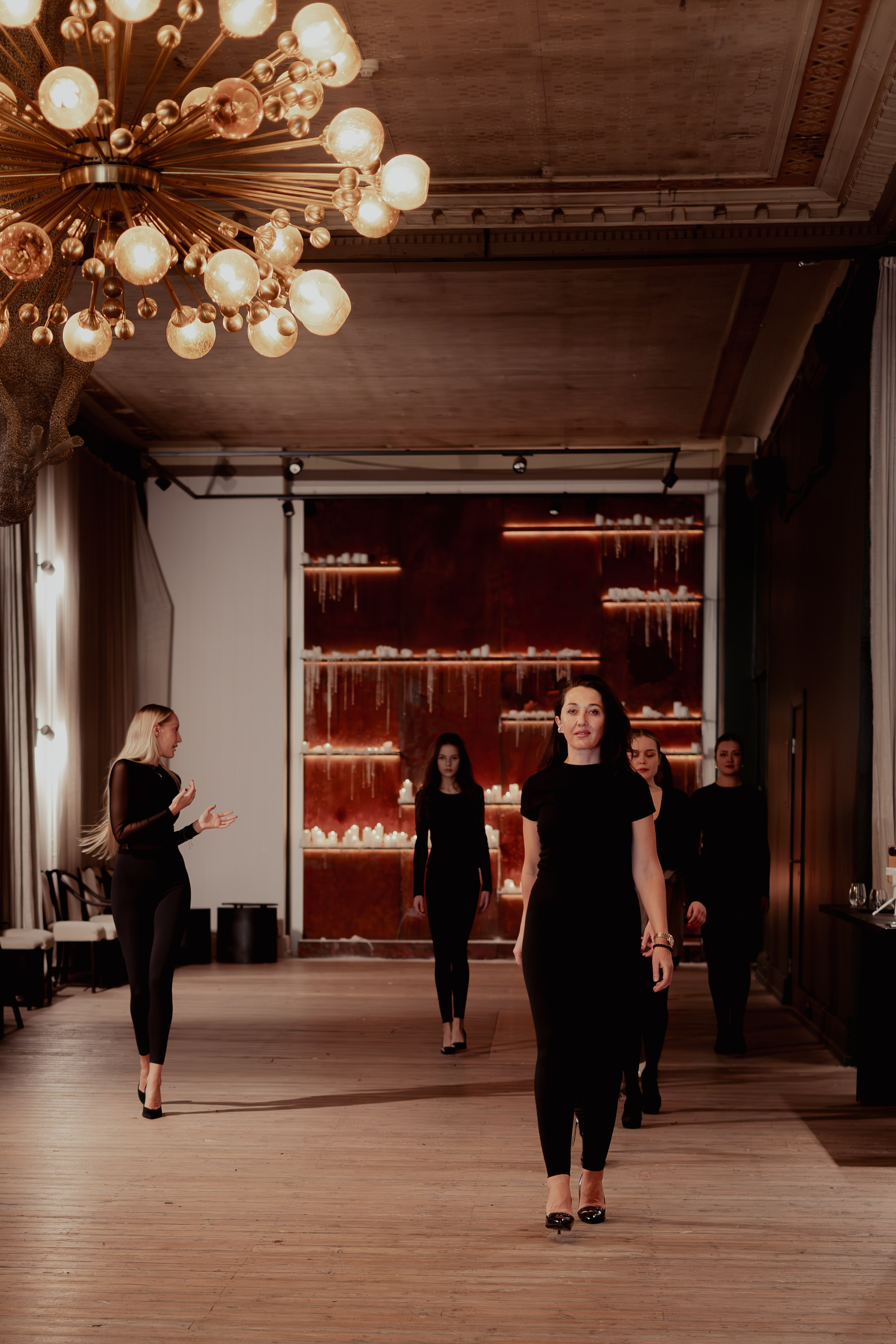 AMORALLE LEVEL UP - DEFILĒ. Portretu fotosesija Rīgā| Biznesa portretu foto | Korporatīvās un darbinieku fotosesijas | Pasākumu fotogrāfs | Produktu fotogrāfs