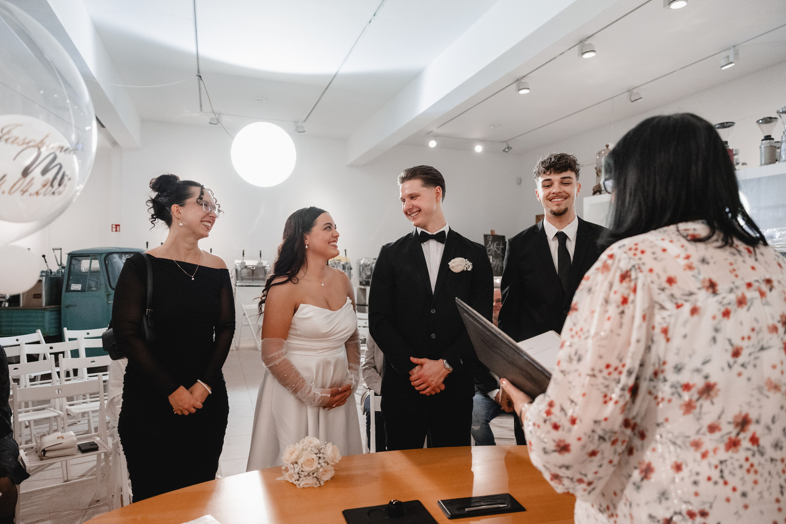 Standesamtliche Hochzeit im Kubus Bochum – Sophie & Martin. Hochzeitsfotografie |Hochzeitsfotograf Bochum | Hochzeitsfotograf Dortmund | Hochzeitsfotograf Essen | Hochzeitsfotograf Ruhrgebiet