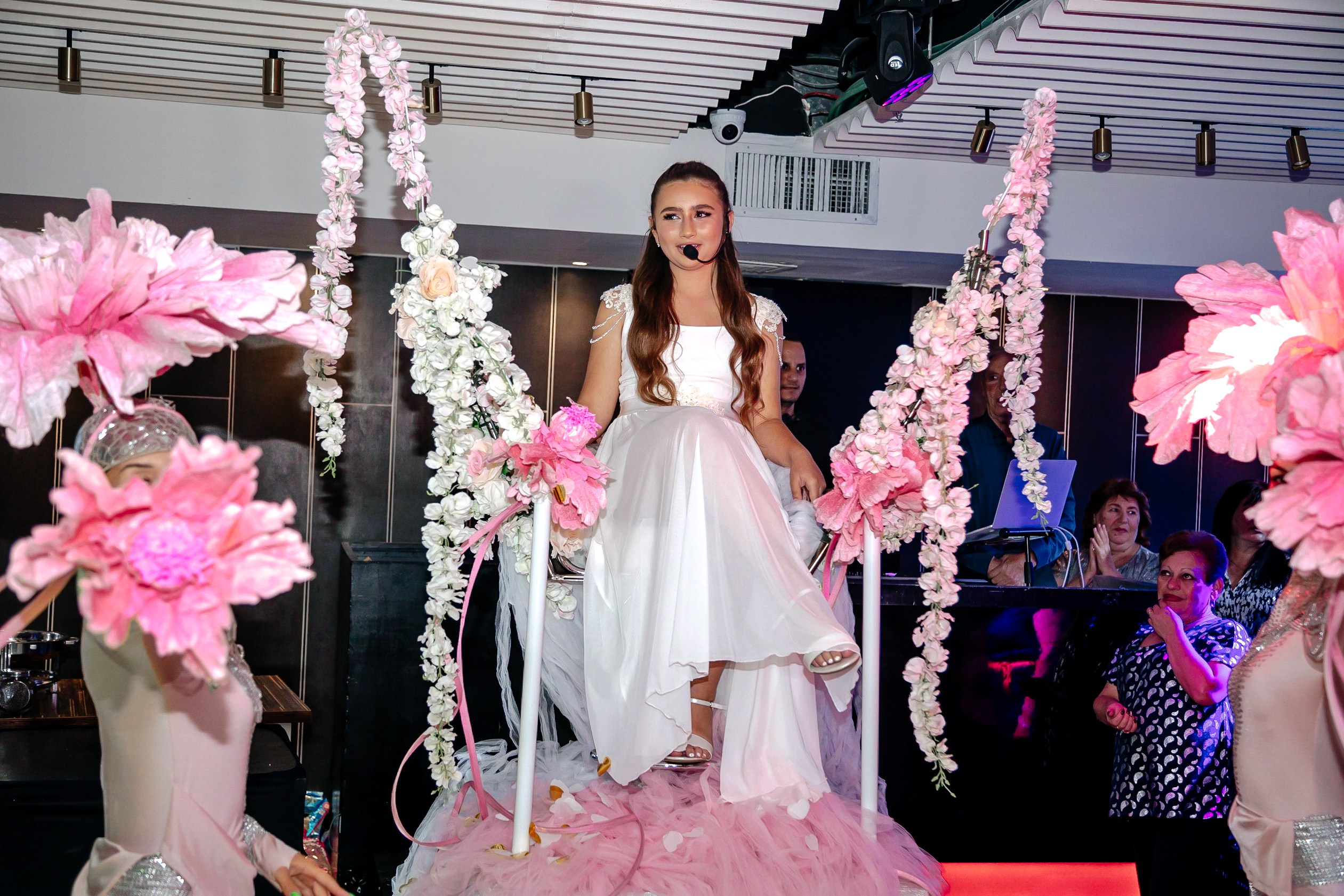 אולם תבור, בת מצווה ליאן. Home