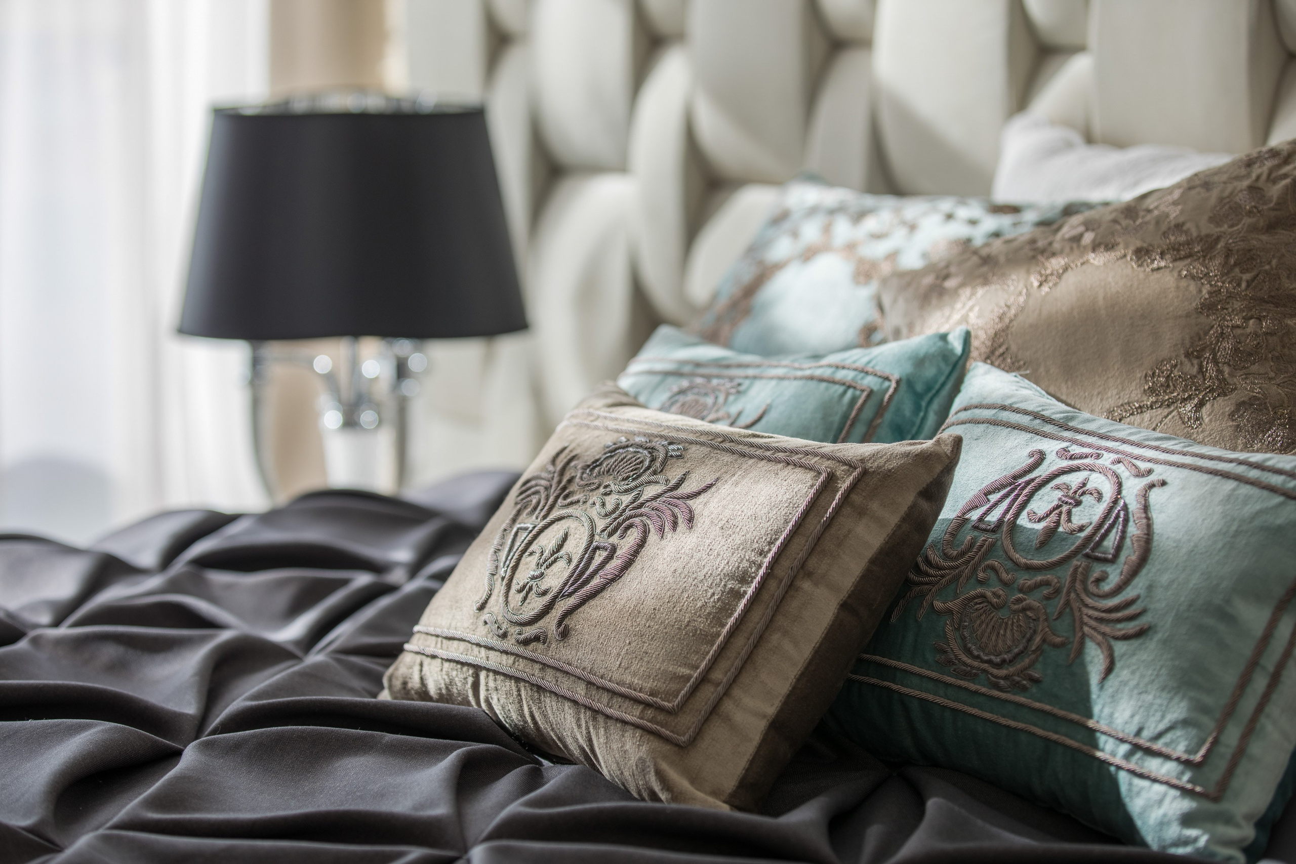 Classic style bedroom interior - photographer Andrey Dunin