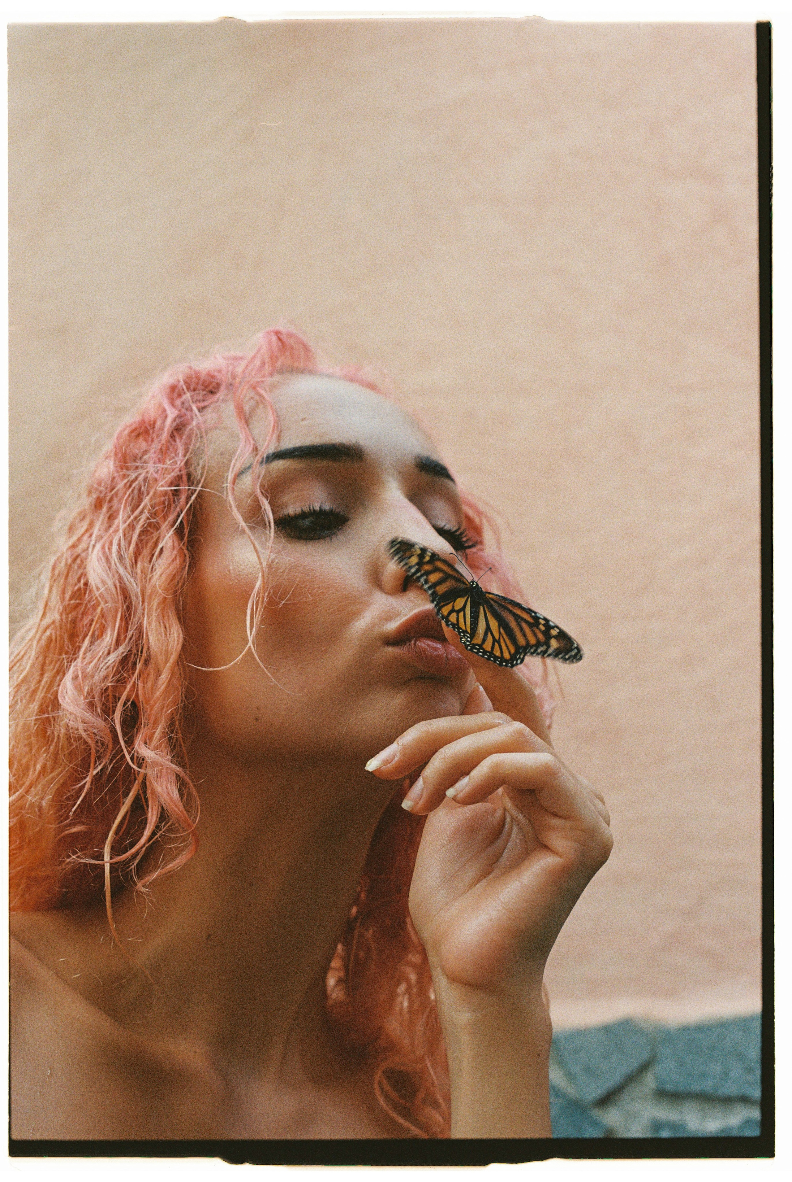 Adriana Butterfly. Portrait photographer in Madeira — Marina Shtukina