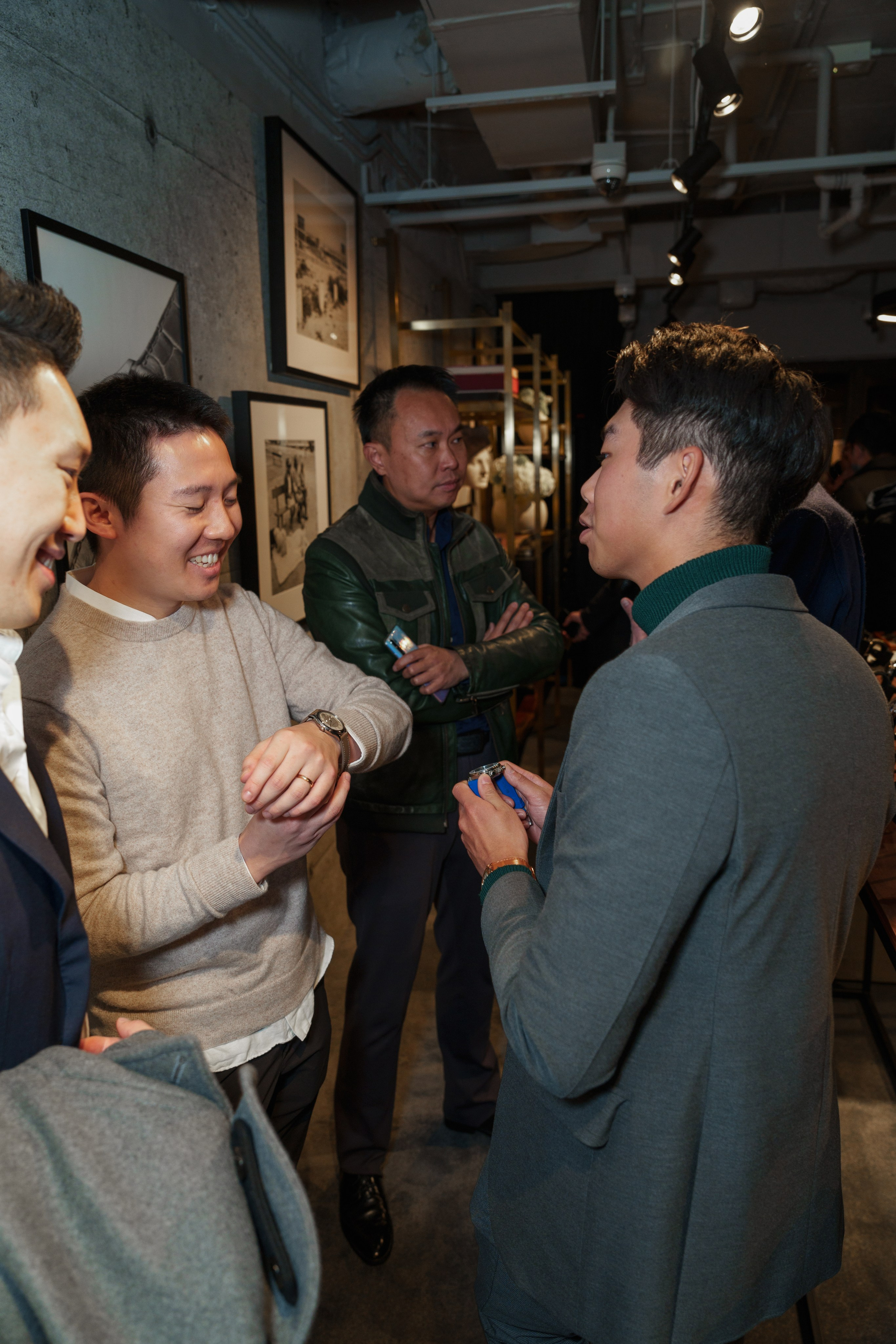 WATCHBOX. ФОТОГРАФ В ГОНКОНГЕ (СВАДЬБЫ, FASHION, СЕМЕЙНЫЕ, МЕРОПРИЯТИЯ, ФОТОПРОГУЛКИ)