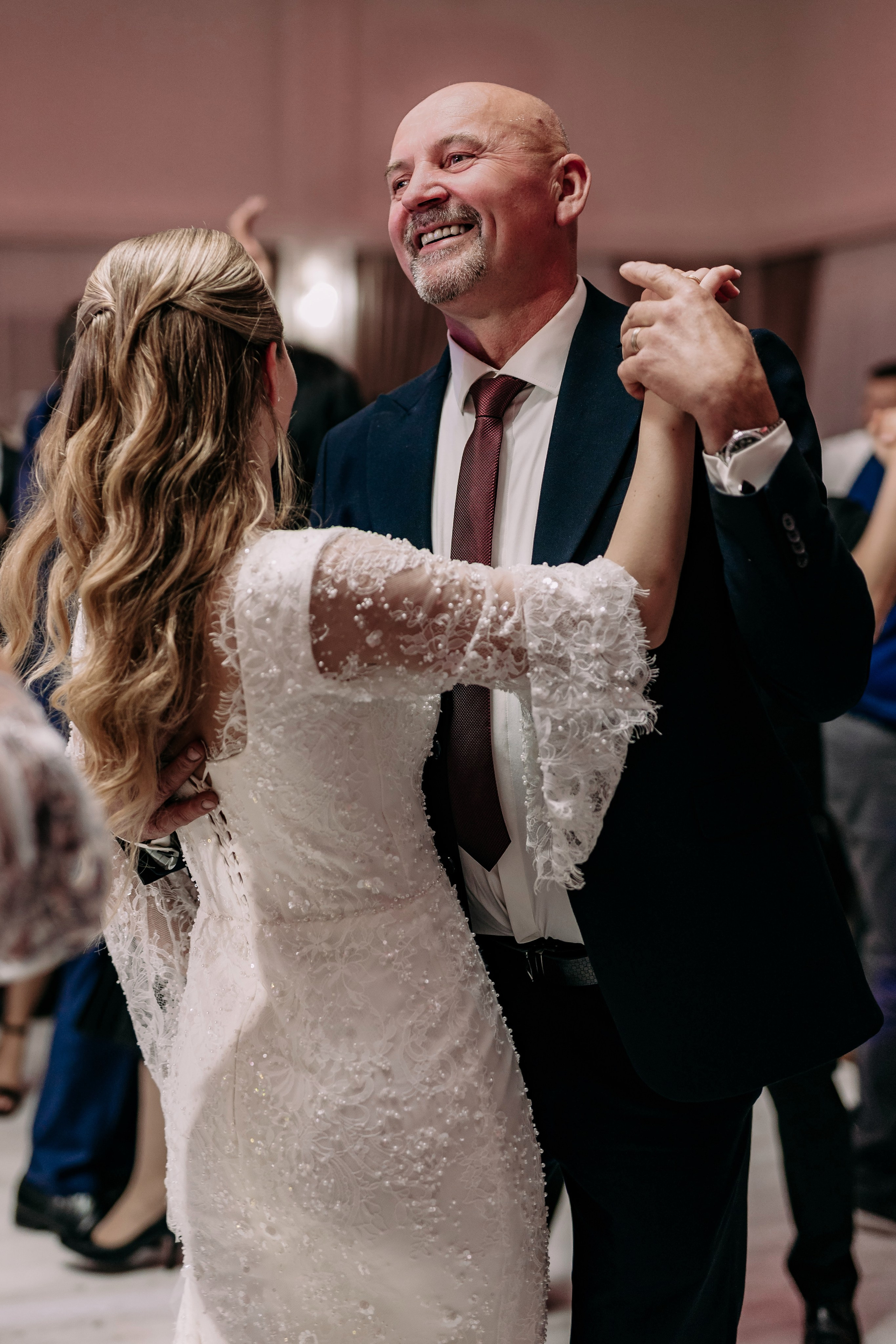 Nuntă Cristina & Alex. Photographer Miruna Buculei