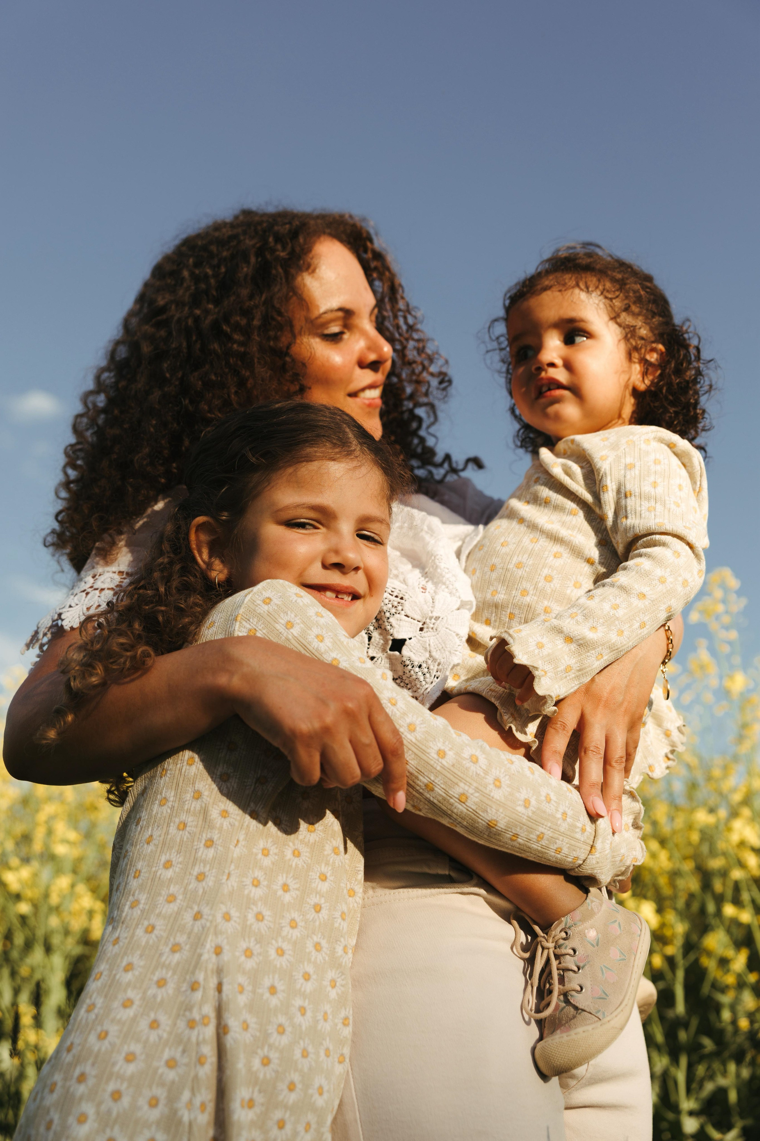 Mädels unter sich. Familienfotografin in Bern, Schweiz