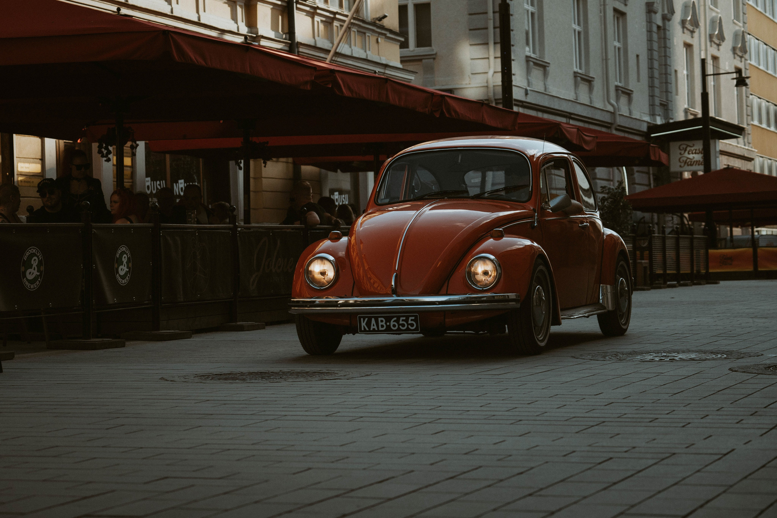 Streetphoto. VEKE MEDIA