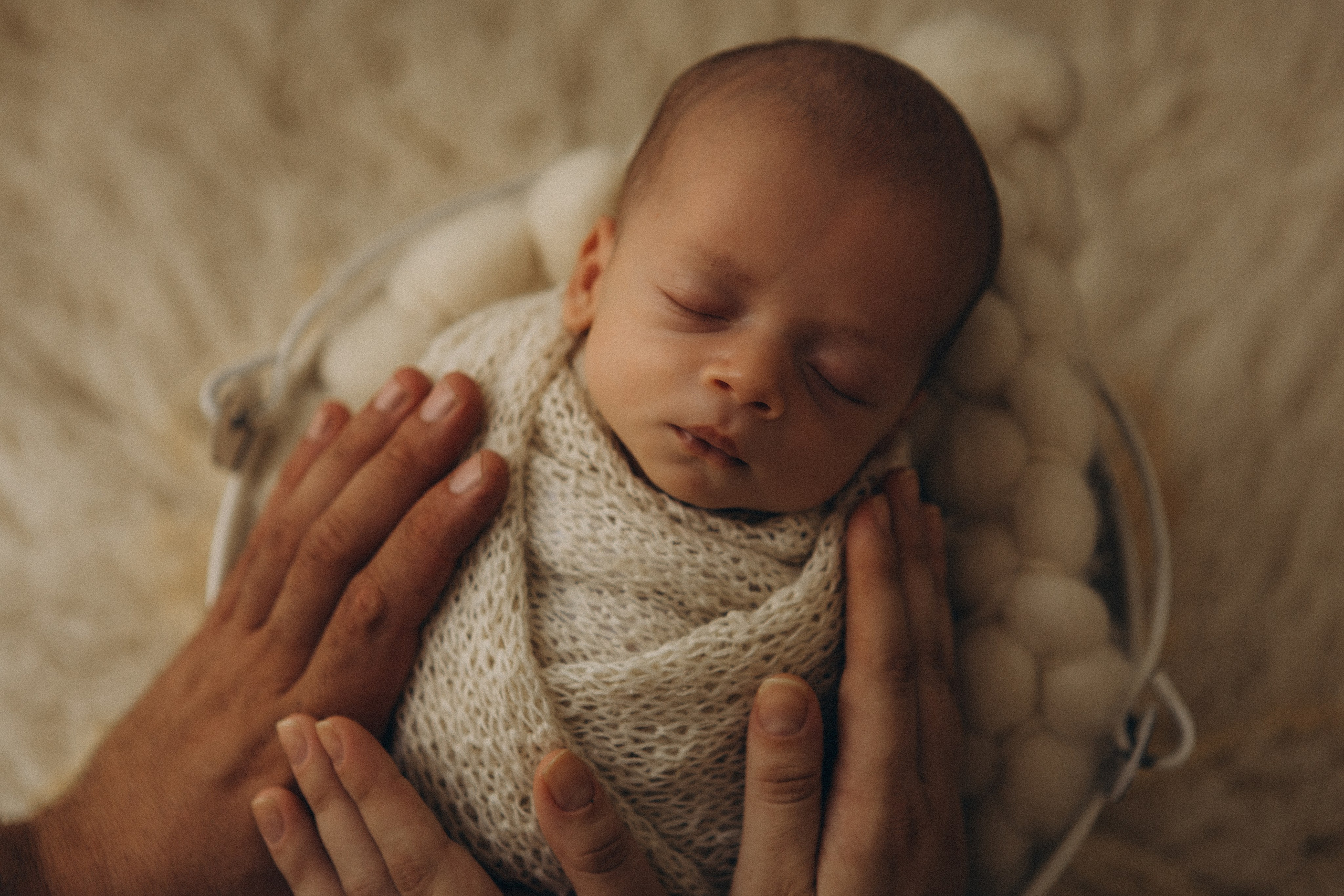 bebê recém-nascido dormindo em ensaio newborn em Sorocaba