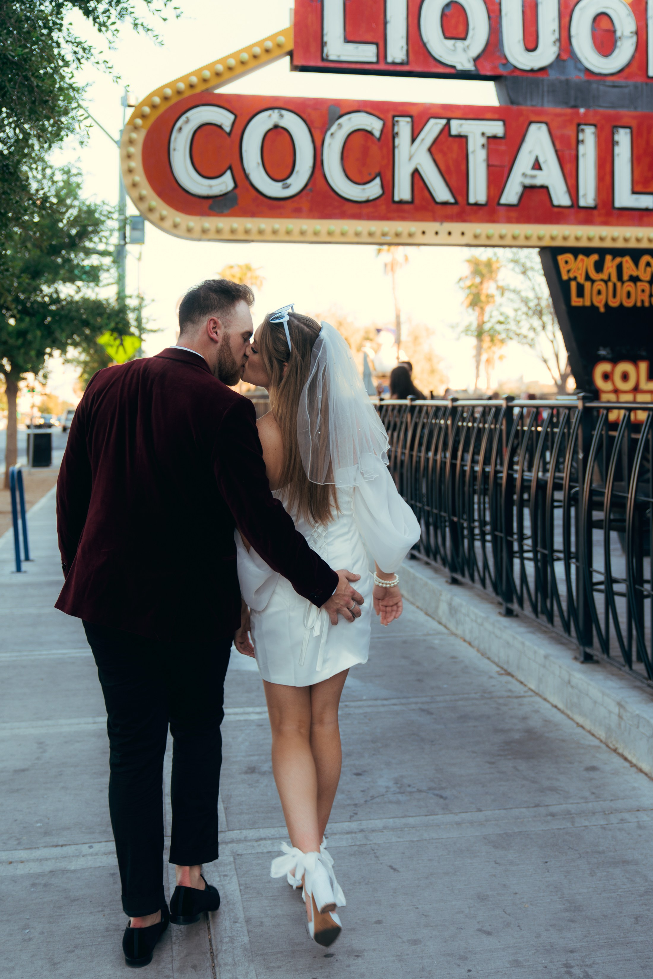 Madison&Ryan. Wedding & elopement photographer Viktoriya Kravtsov. Las Vegas