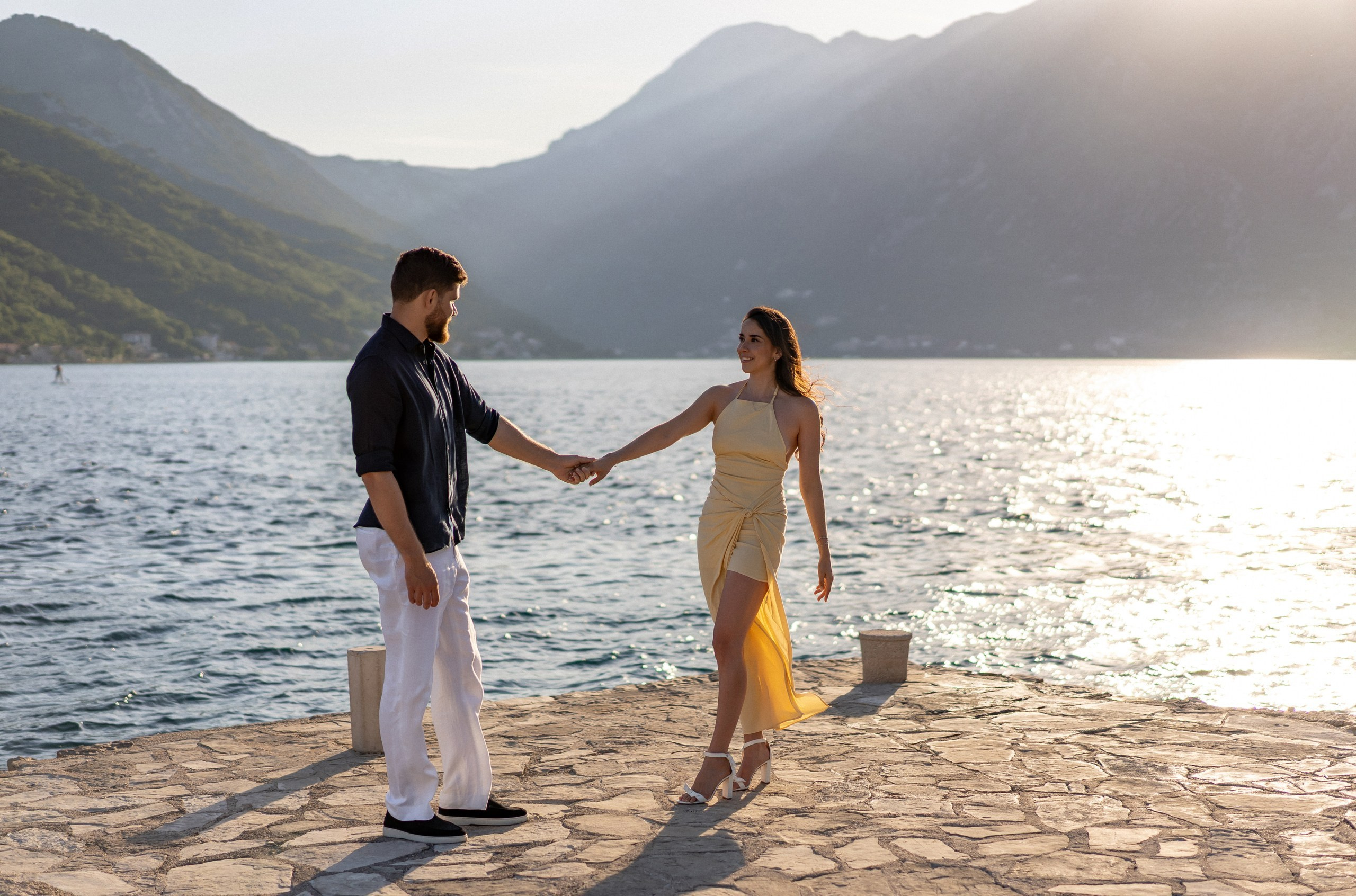 Perast Engagement Photoshoot. Bryllupsfotograf og videograf i Montenegro | Maria & Vasilii